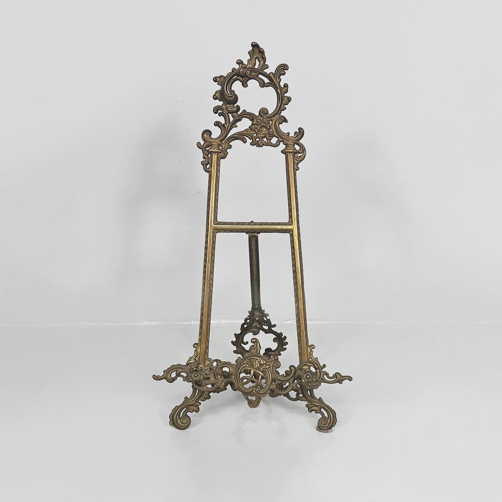 Italienische Bronzetischstaffelei oder Bücherständer im Barockstil, 1950er Jahre 
Vintage und fantastische Tischstaffelei oder Bücherständer ganz aus Bronze, fein gearbeitet mit barocken Dekorationen. Es kann als Tischbildschirm verwendet