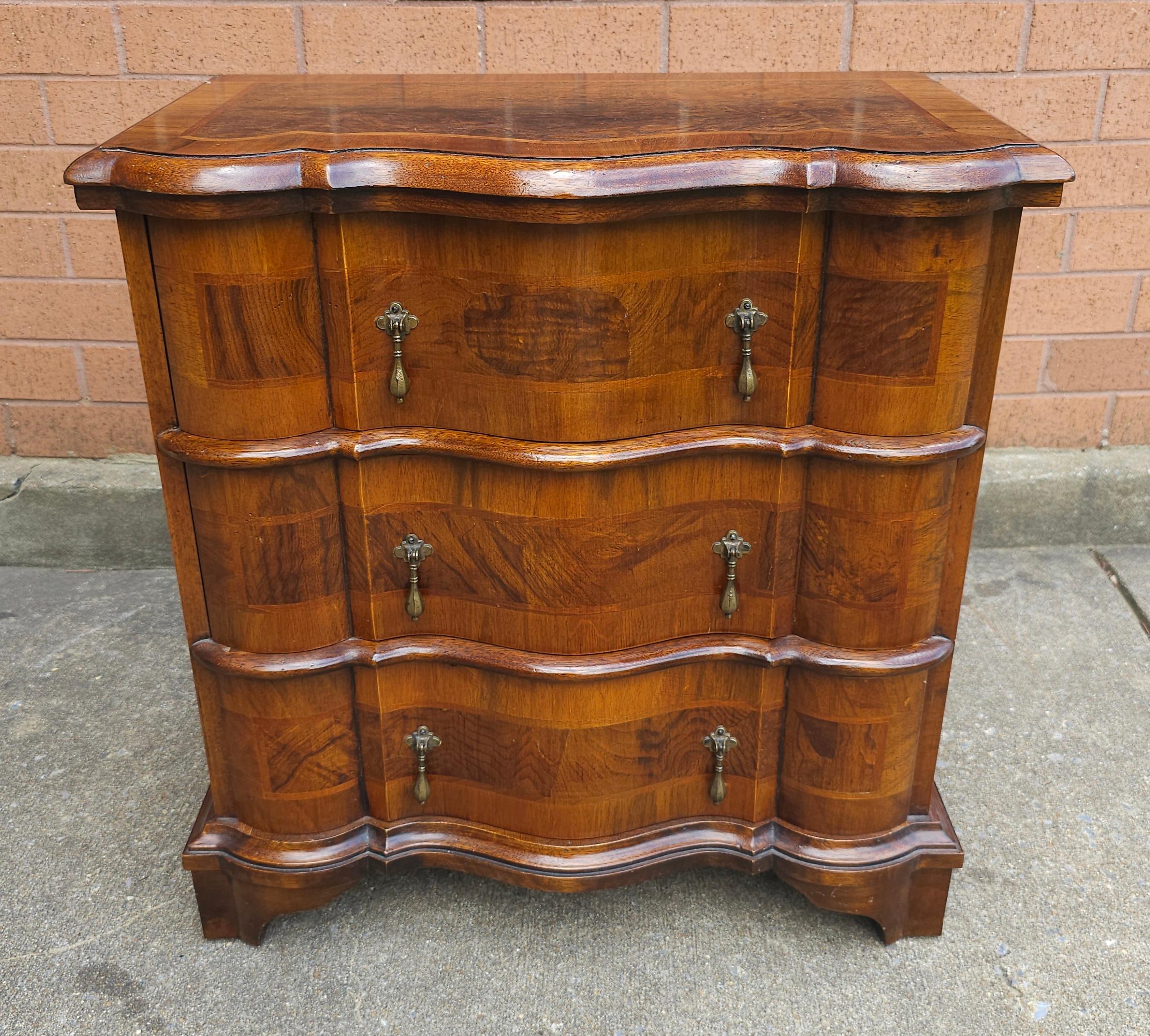 Italienischer Barock Stil Wurzelholz Serpentine Kommode 4