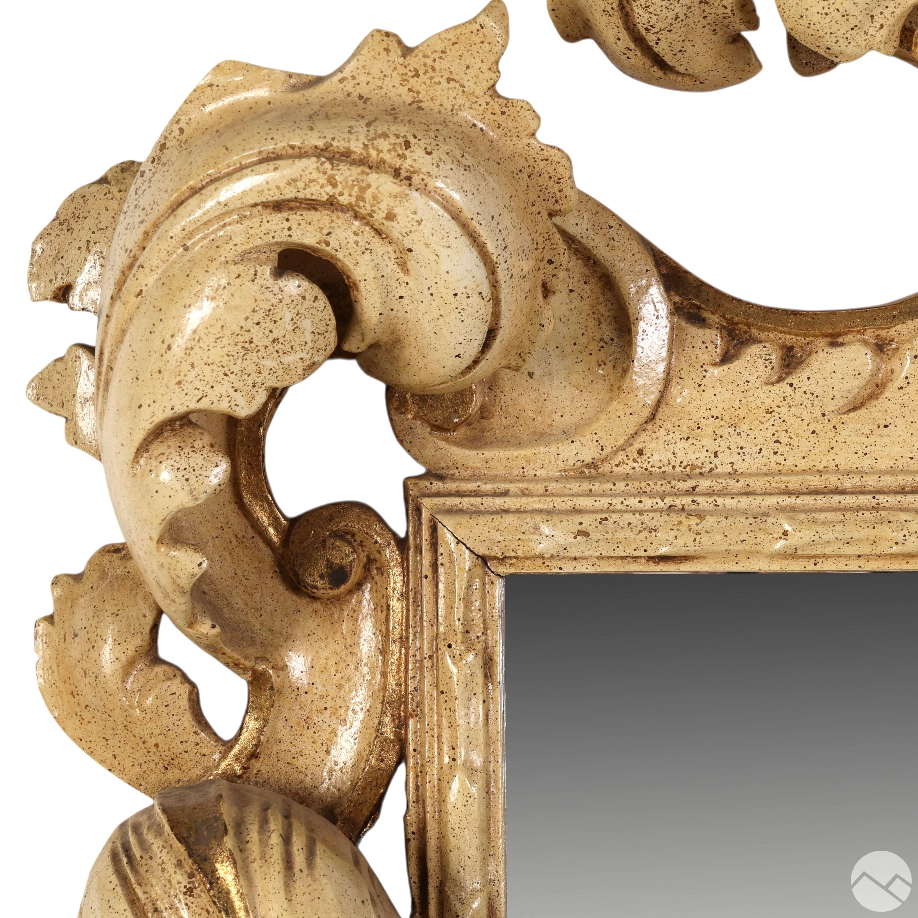 Espejo de Pared de Madera Tallada y con Volutas de Estilo Barroco Italiano en Bueno estado para la venta en Bradenton, FL
