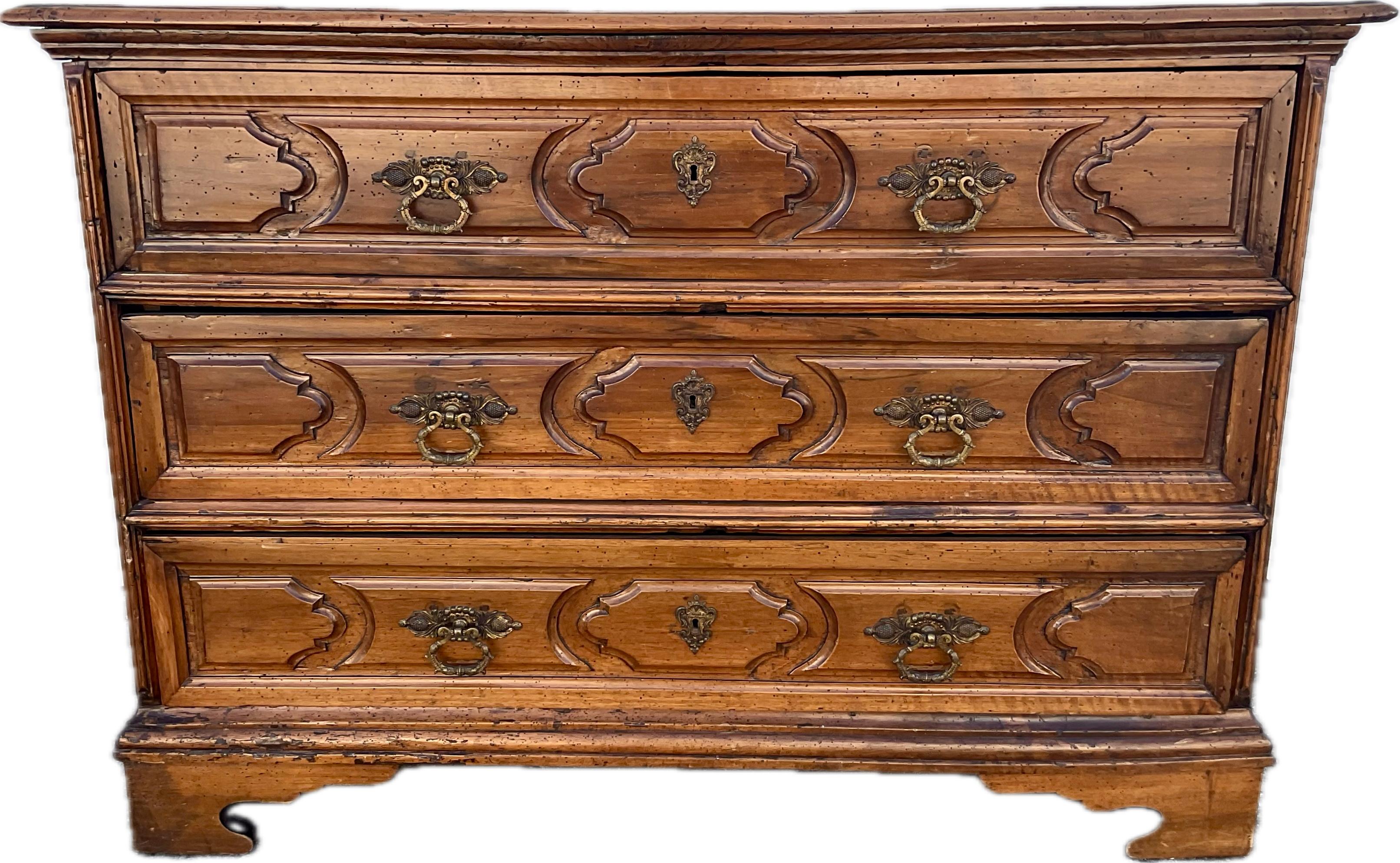 Italienische Kommode im Barockstil aus geschnitztem Nussbaumholz im Angebot 7