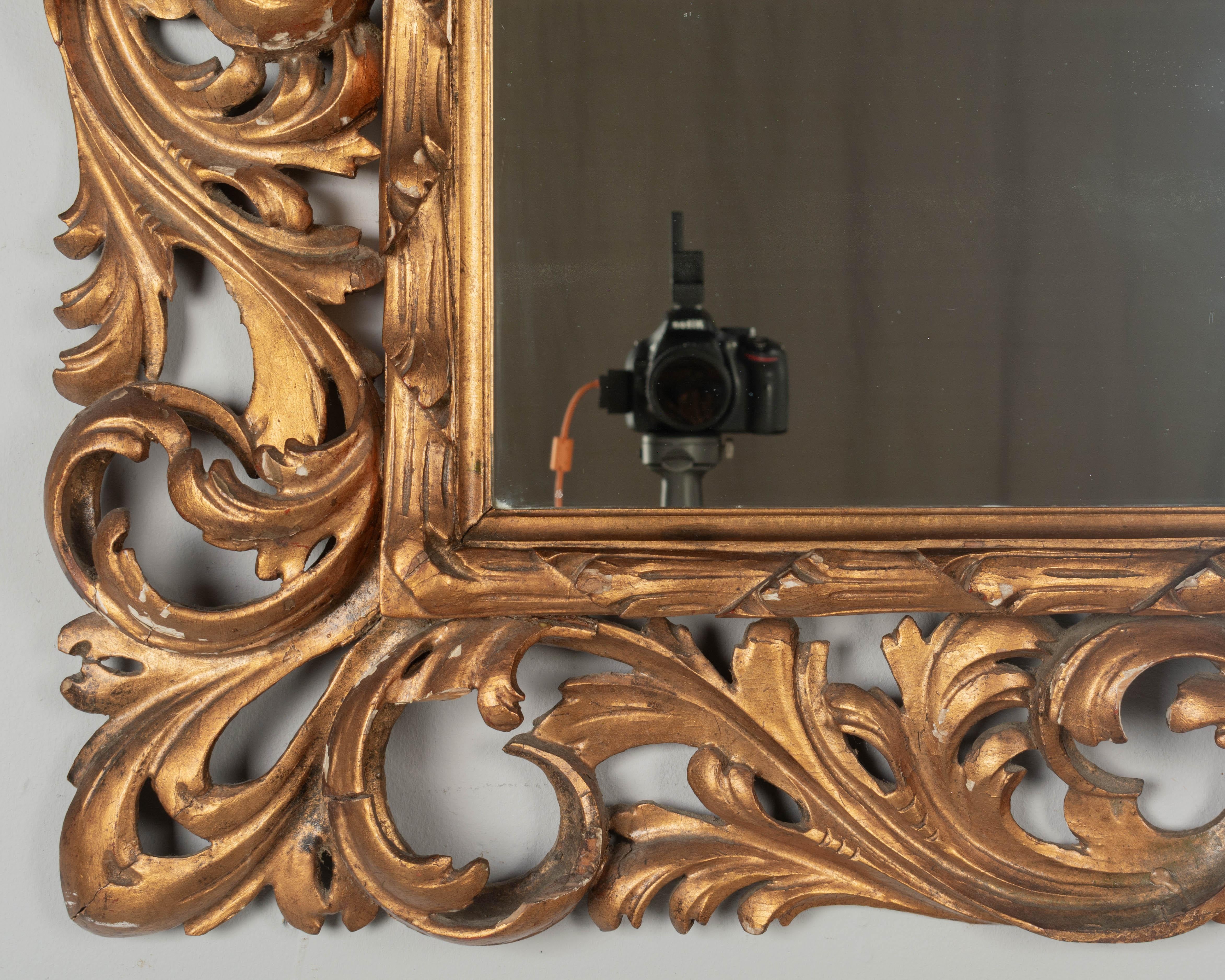 Italian Baroque Style Gilded Mirror For Sale 1