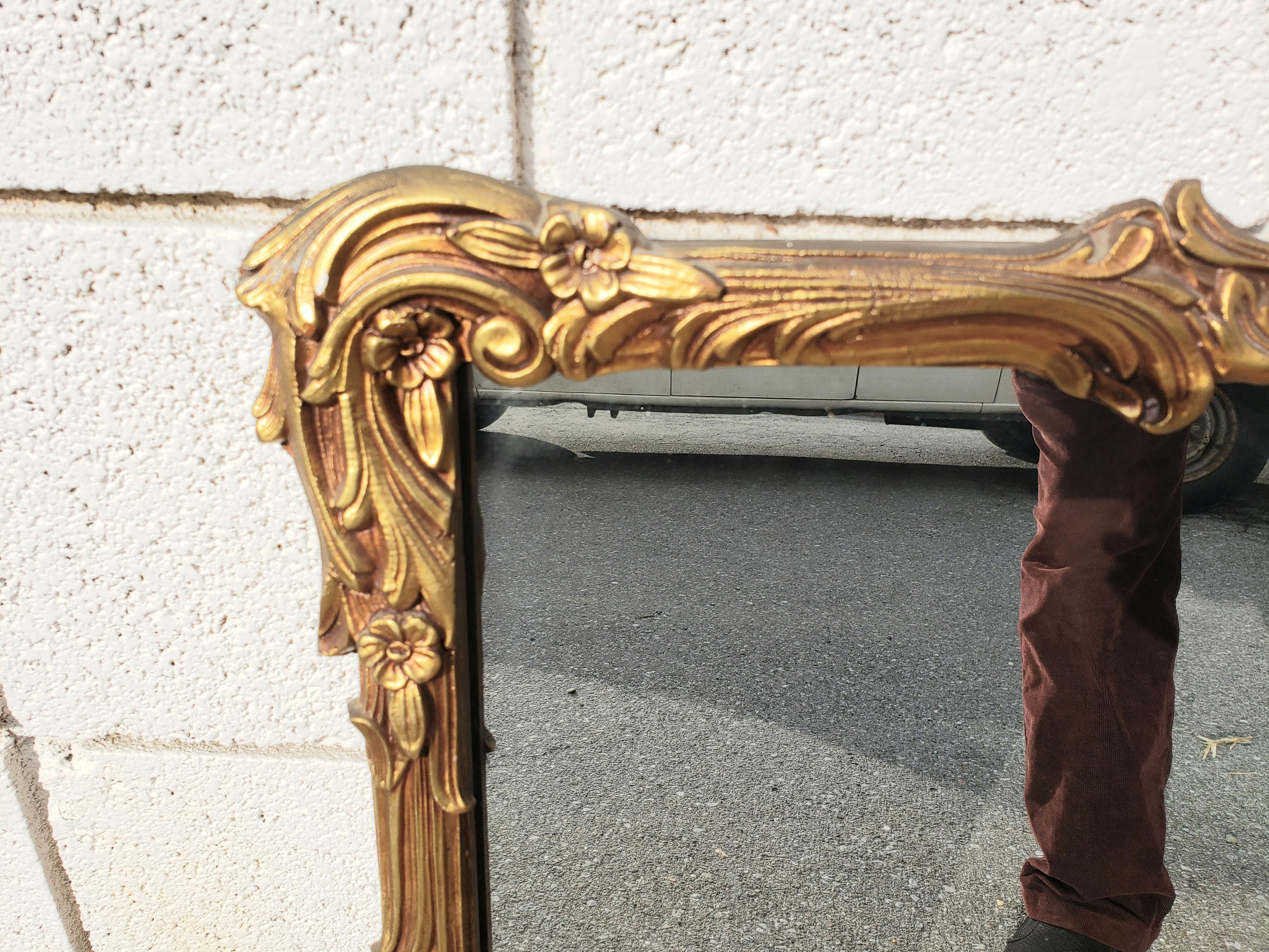 Italian Baroque style giltwood mirror, Circa 1940s
A truly magnificent and very impressive mirror in very good original condition.
Measures 37
