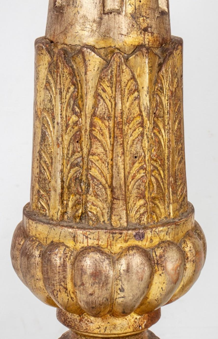Paire de torchères en bois doré de style baroque italien Bon état - En vente à New York, NY