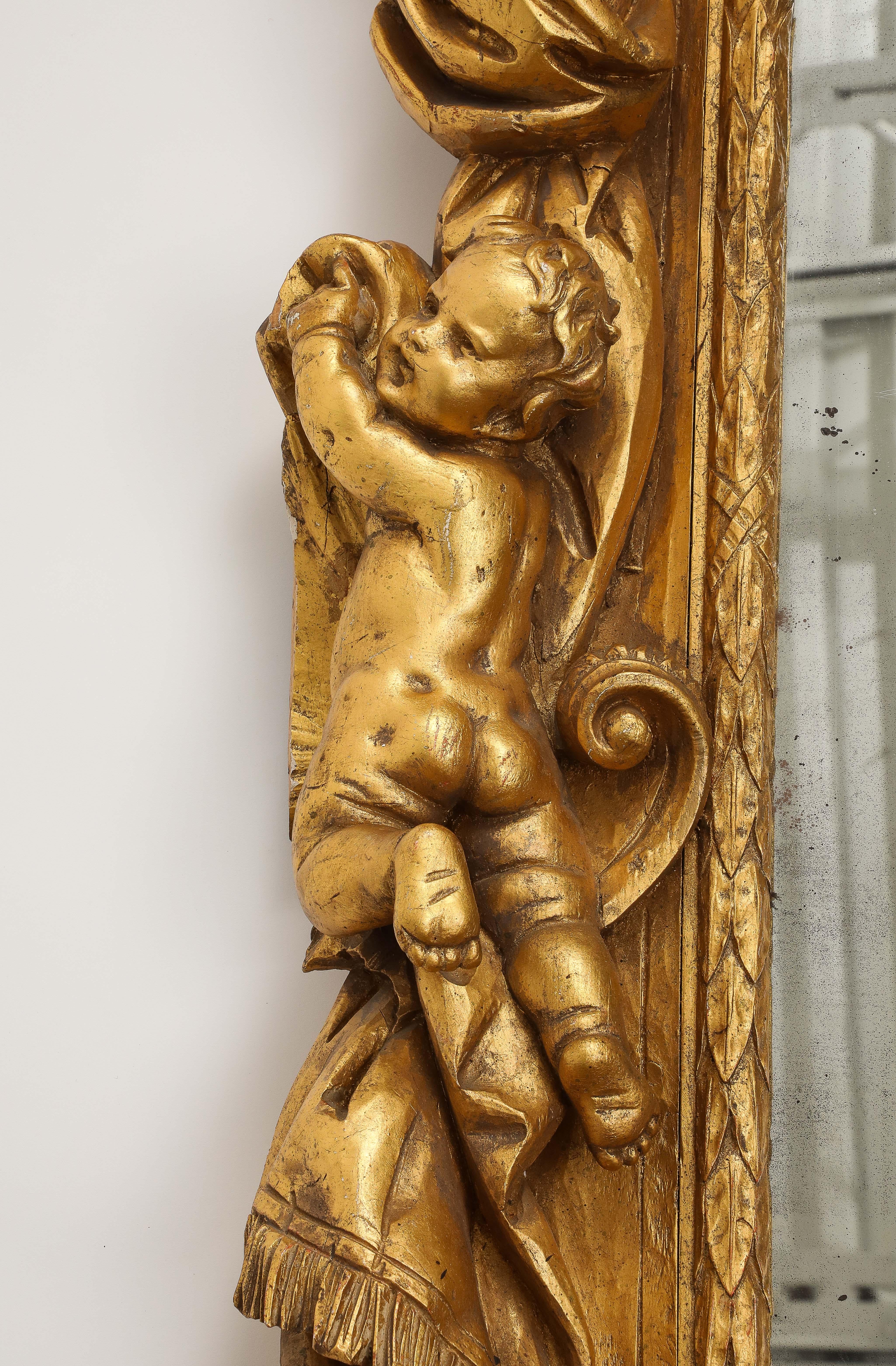 Miroir mural en bois doré de style baroque italien en vente 7