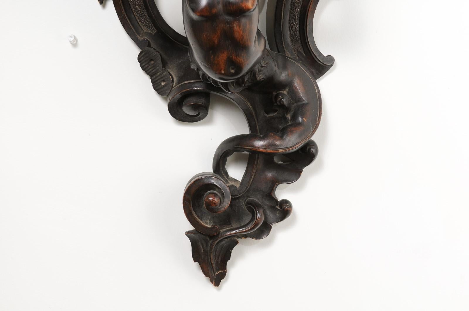 Italian Baroque Style Late 19th Century Fruitwood Wall Bracket with Carved Putto For Sale 2