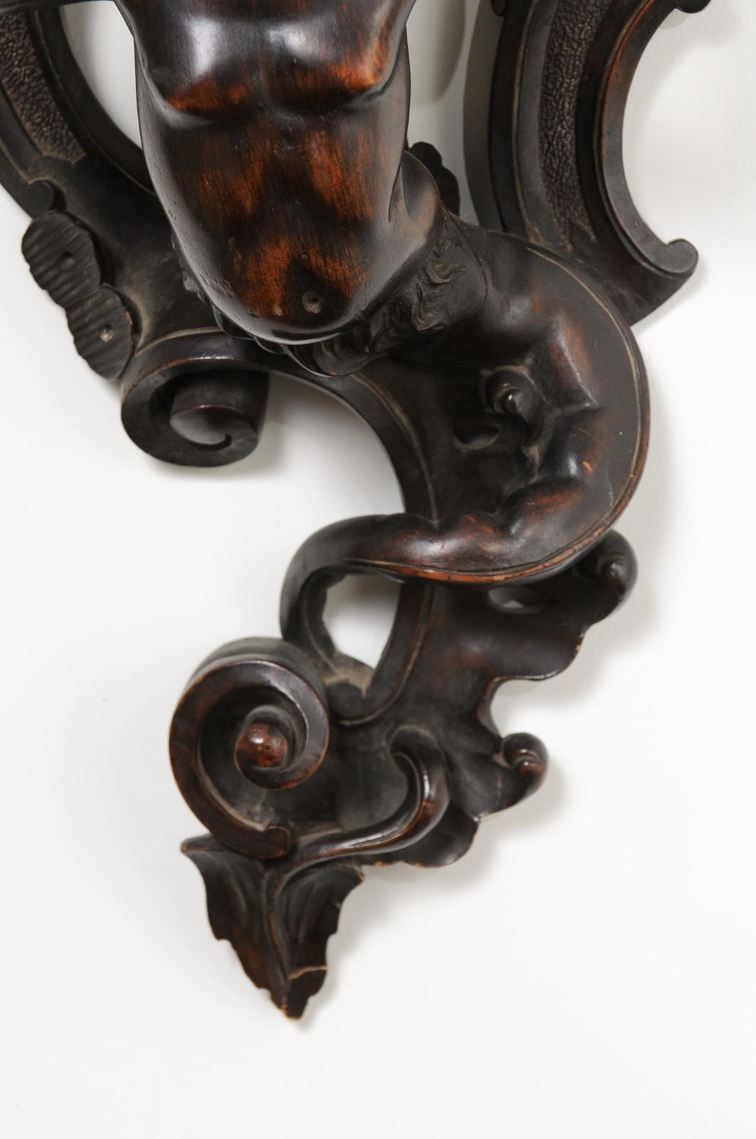 Italian Baroque Style Late 19th Century Fruitwood Wall Bracket with Carved Putto For Sale 6
