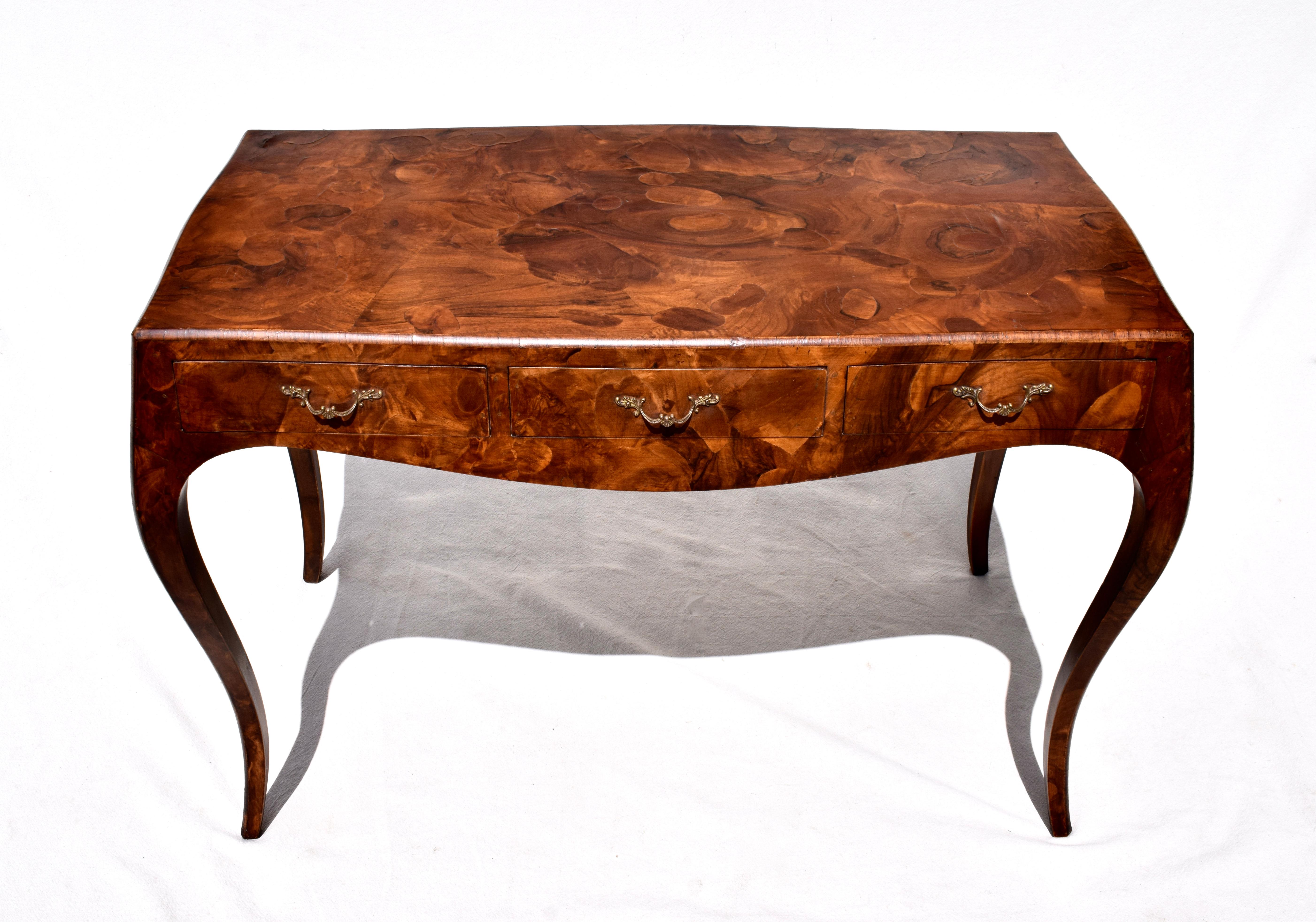 Italian Baroque Style Oyster Burl Wood Console Table Description In Good Condition In Southampton, NJ