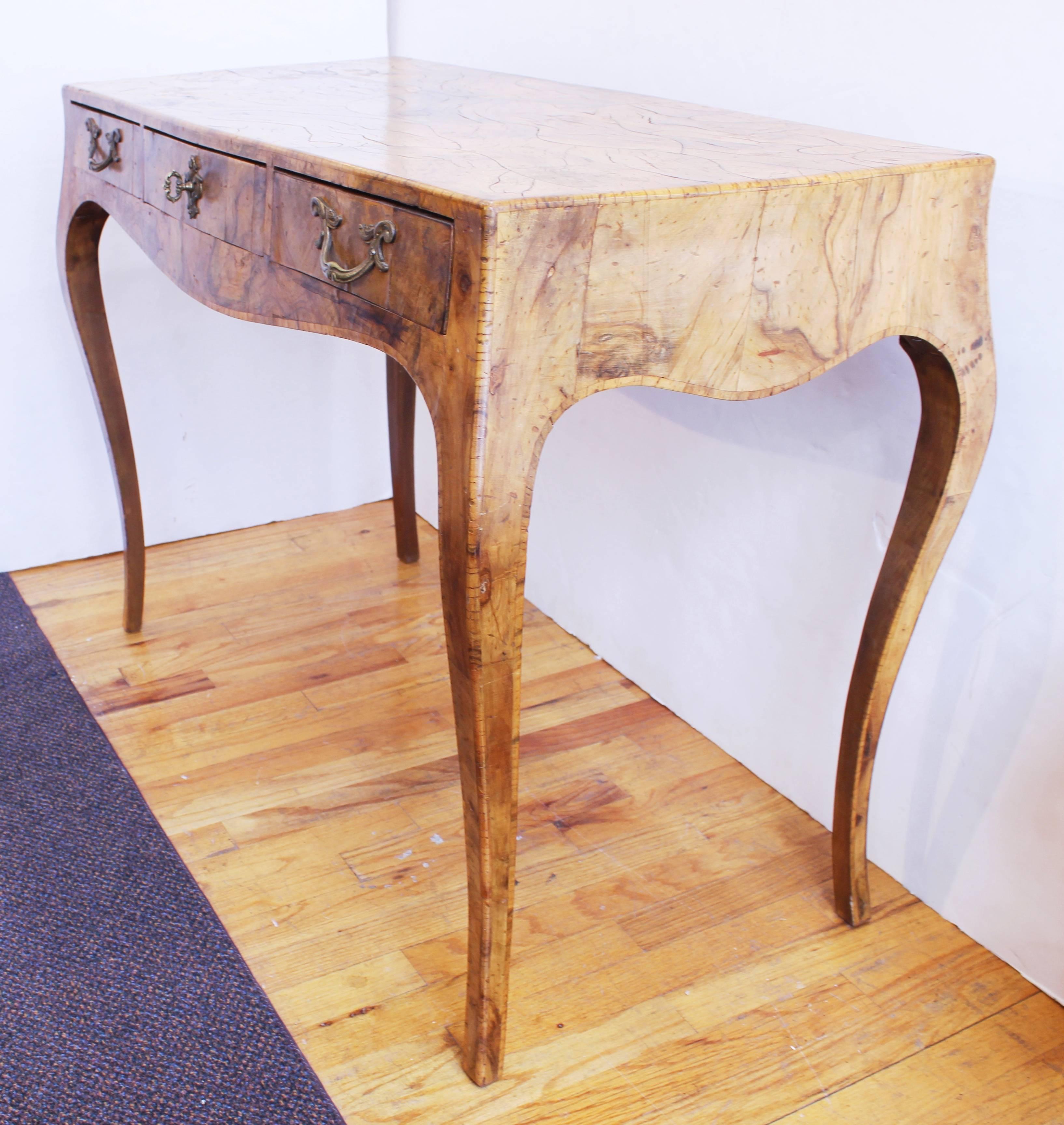 Italian Baroque Style Oyster Burl Wood Console Table In Good Condition In New York, NY