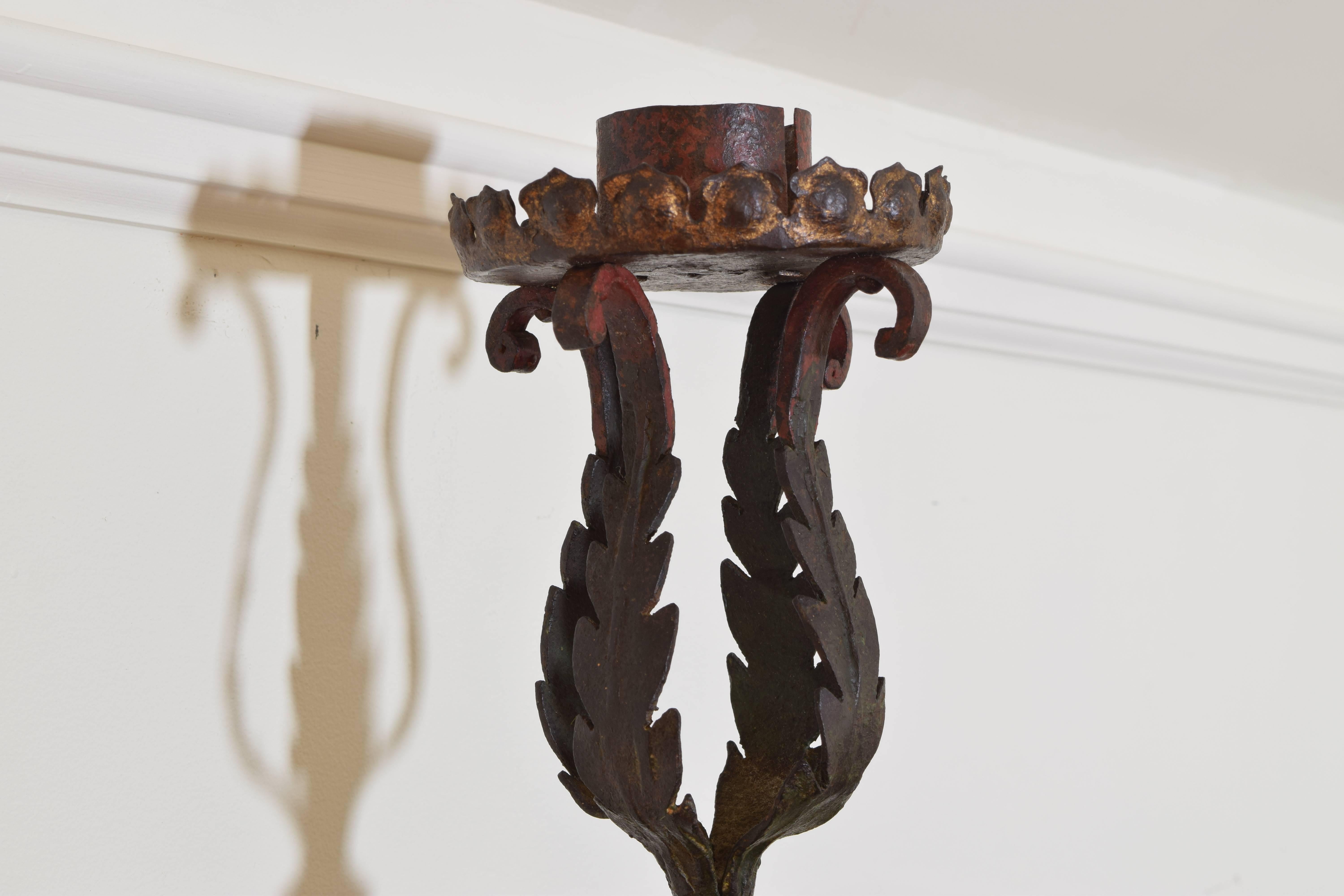 Italian Baroque Style Pair of Wrought Iron and Painted Sconces, Mid-19th Century 3