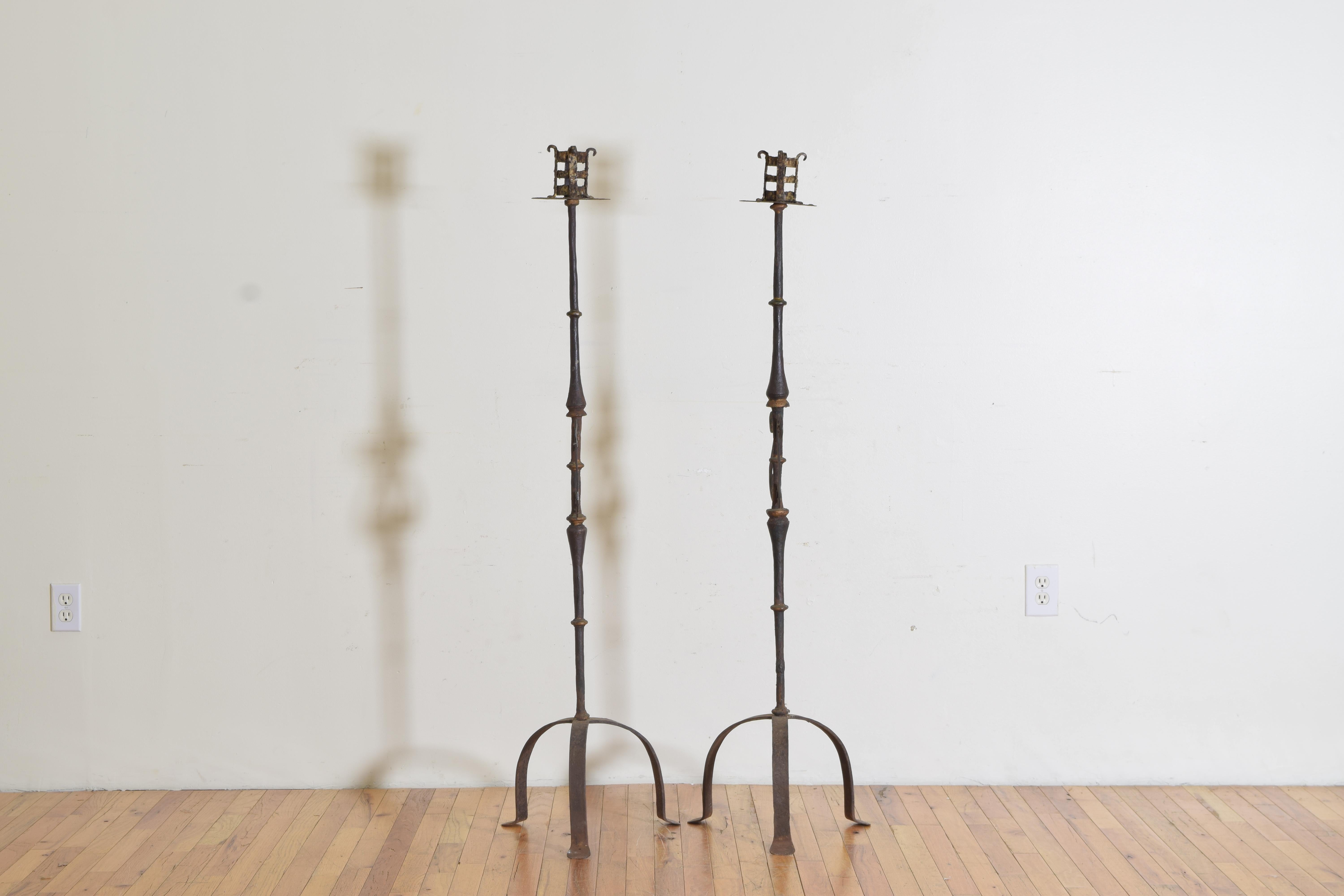 Italian Baroque Style Pair of Wrought Iron Torcheres, 19th C. In Good Condition In Atlanta, GA