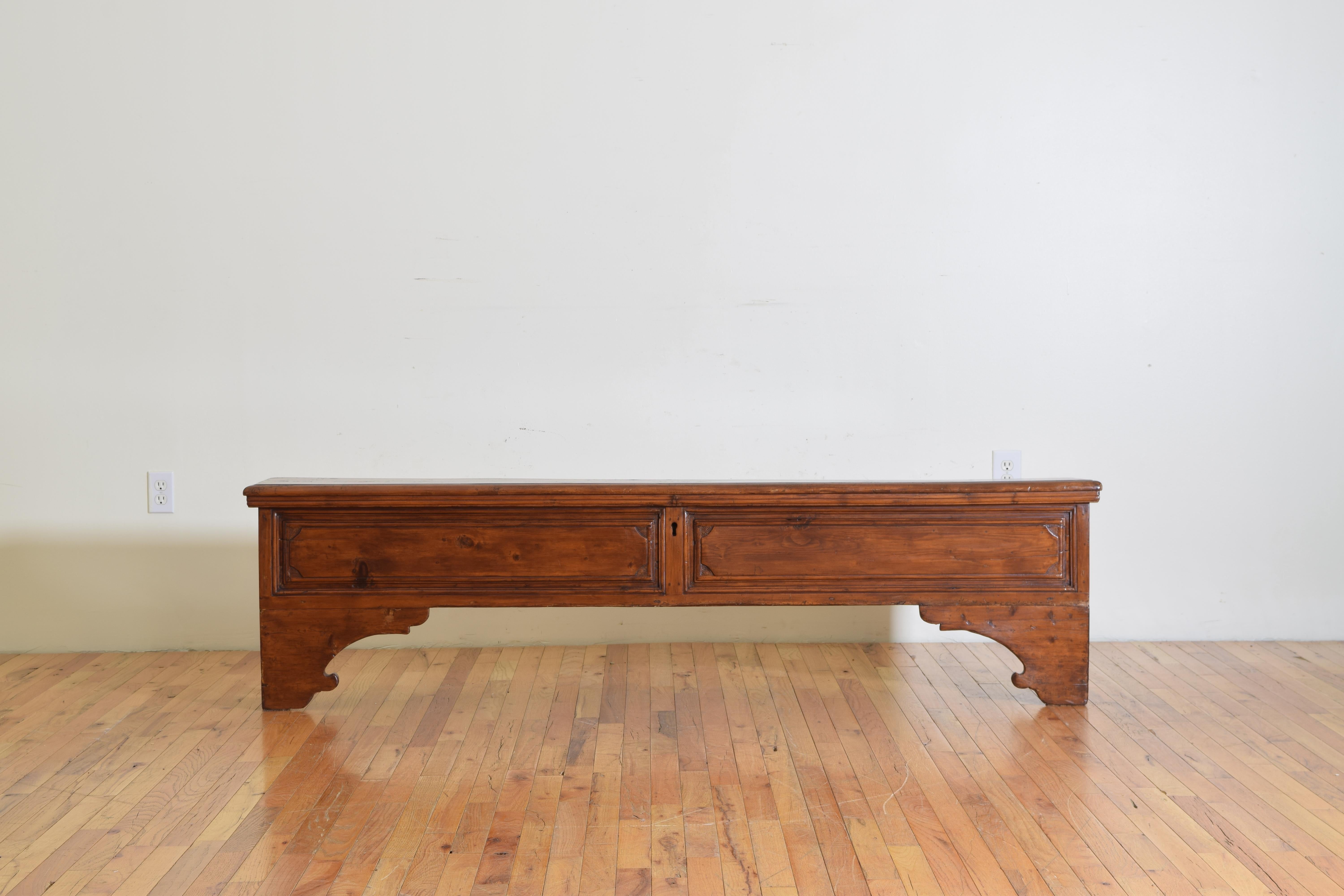 Carved Italian Baroque Style Pinewood Storage Bench, Early 19th Century