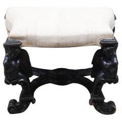 Noyer sculpté Figural Upholstering de style baroque italien  Banc, Circa 18th