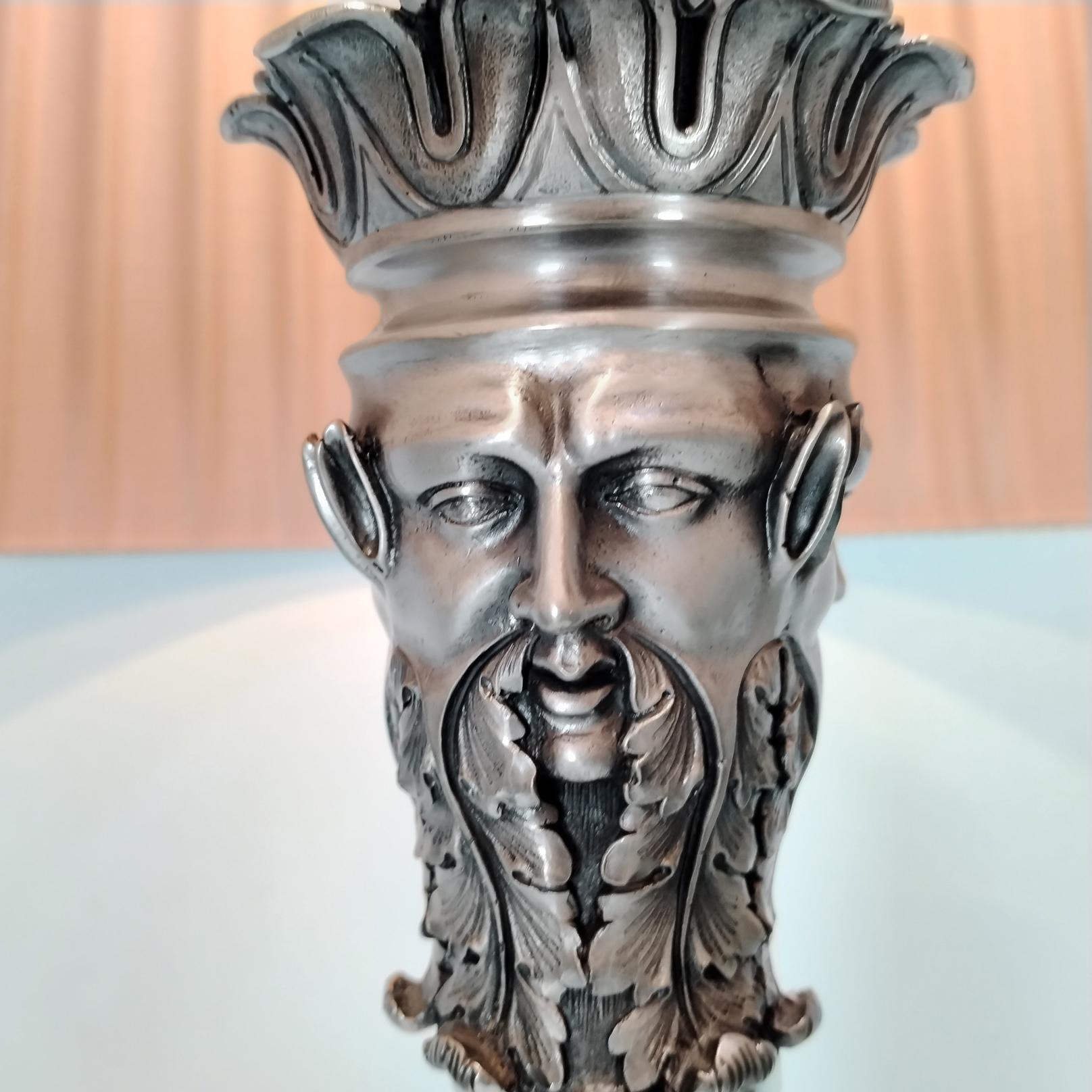 Italian Baroque-style solid 800 silver lamp featuring a mythological figure in vendita 4