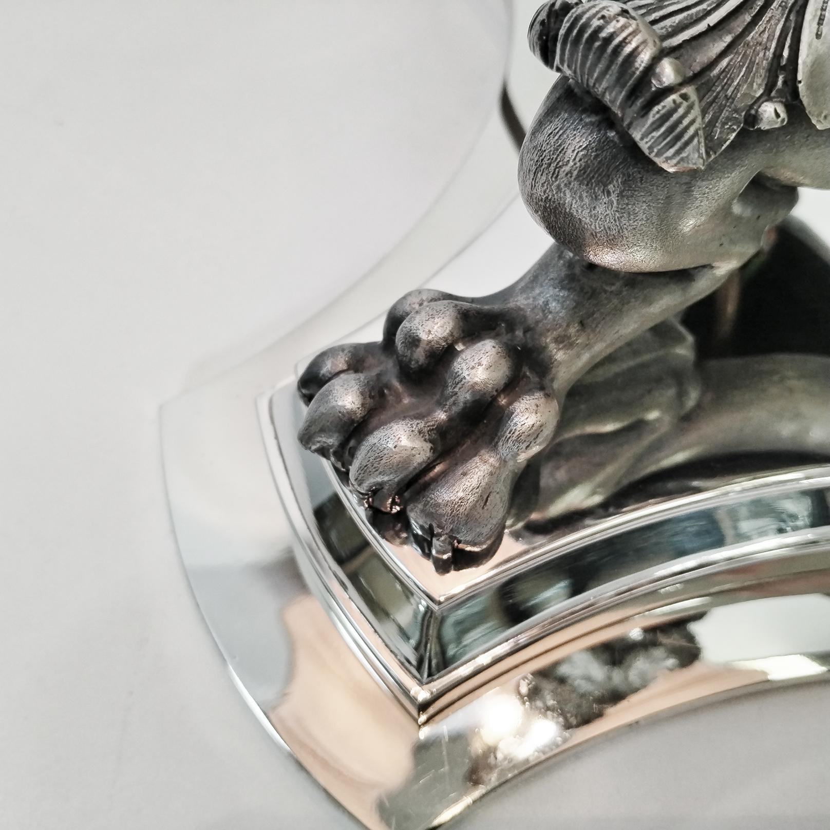 Italian Baroque-style solid 800 silver lamp featuring a mythological figure in vendita 6