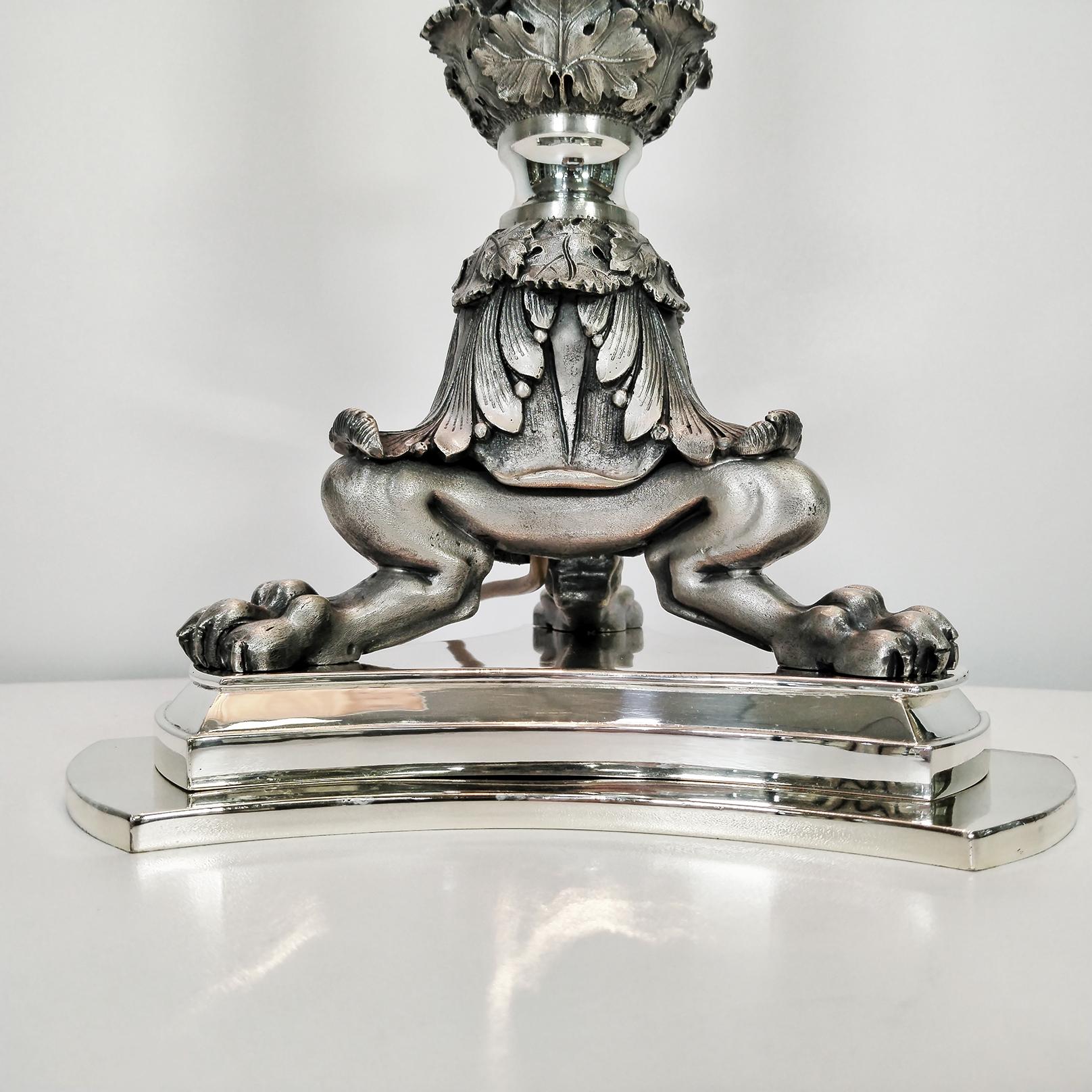 Italian Baroque-style solid 800 silver lamp featuring a mythological figure in vendita 1