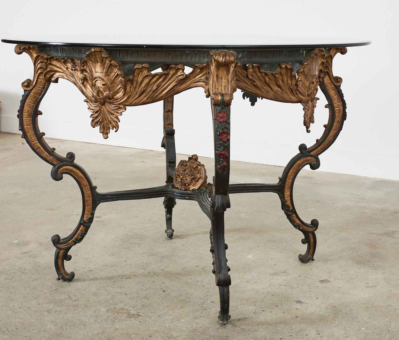 Biseauté Table centrale italienne de style baroque en bronze massif laqué en vente