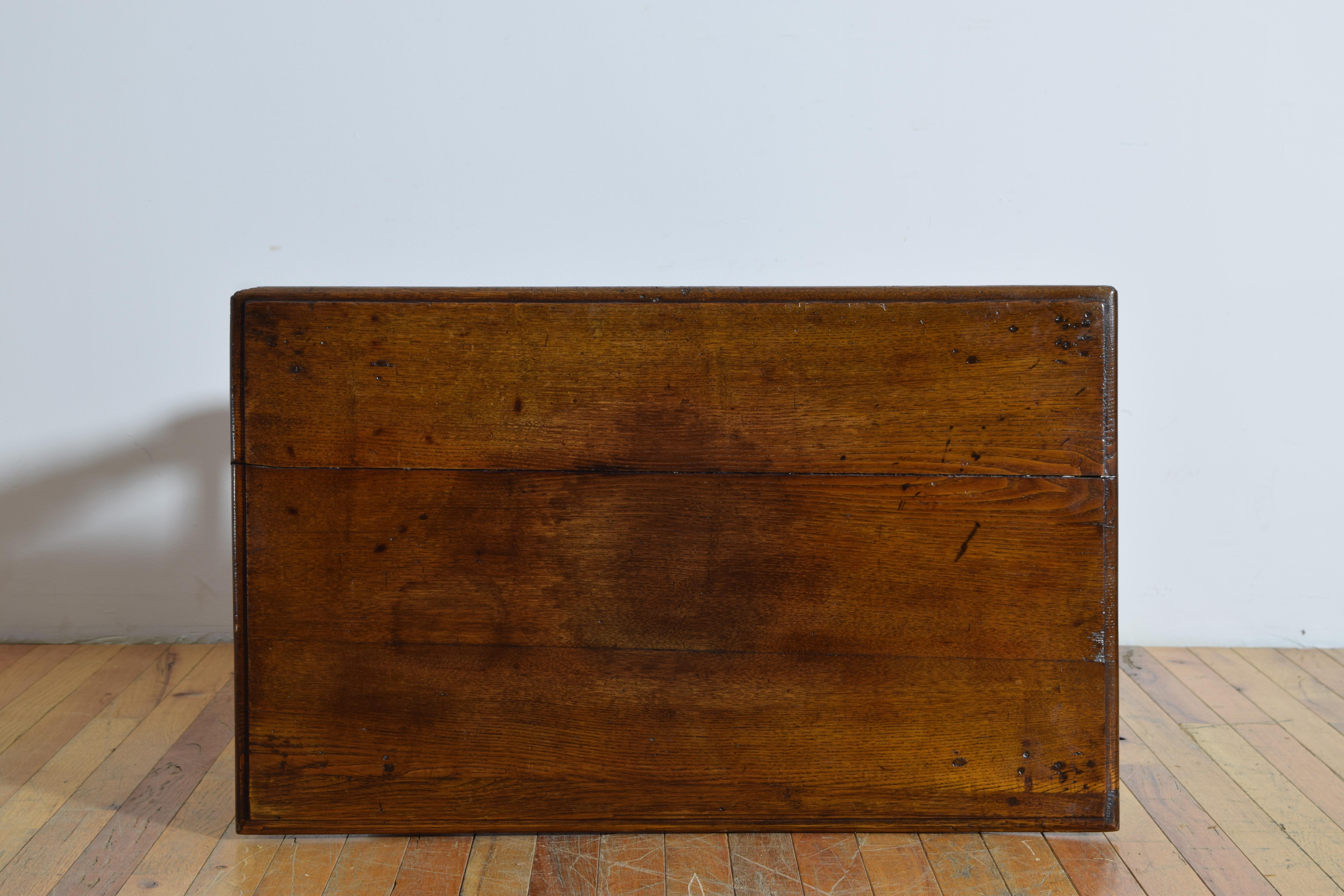 Cassetto a 1 cassetto in rovere tornito in stile barocco italiano, metà del XIX secolo in vendita 4