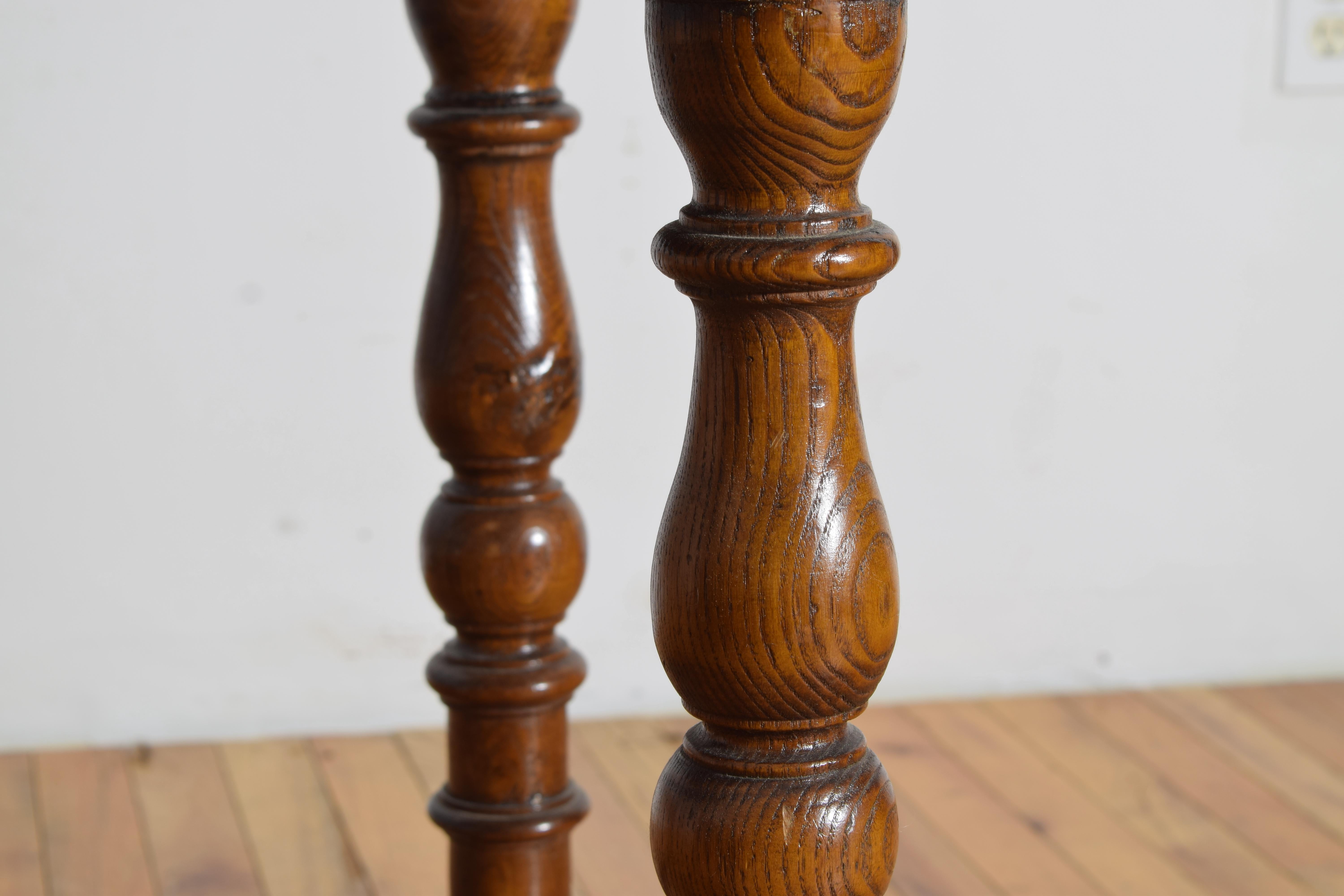 Cassetto a 1 cassetto in rovere tornito in stile barocco italiano, metà del XIX secolo in vendita 2