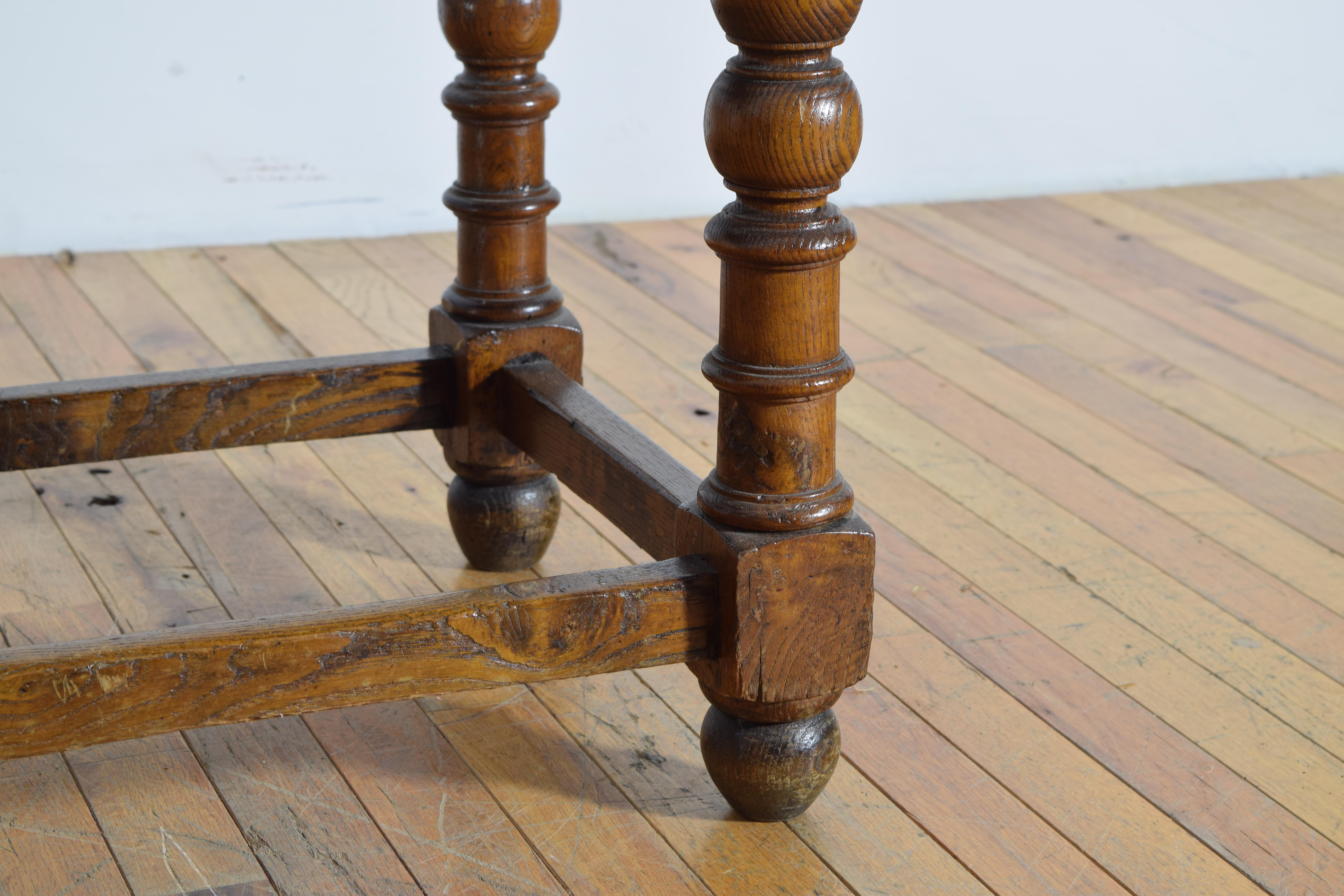 Cassetto a 1 cassetto in rovere tornito in stile barocco italiano, metà del XIX secolo in vendita 3