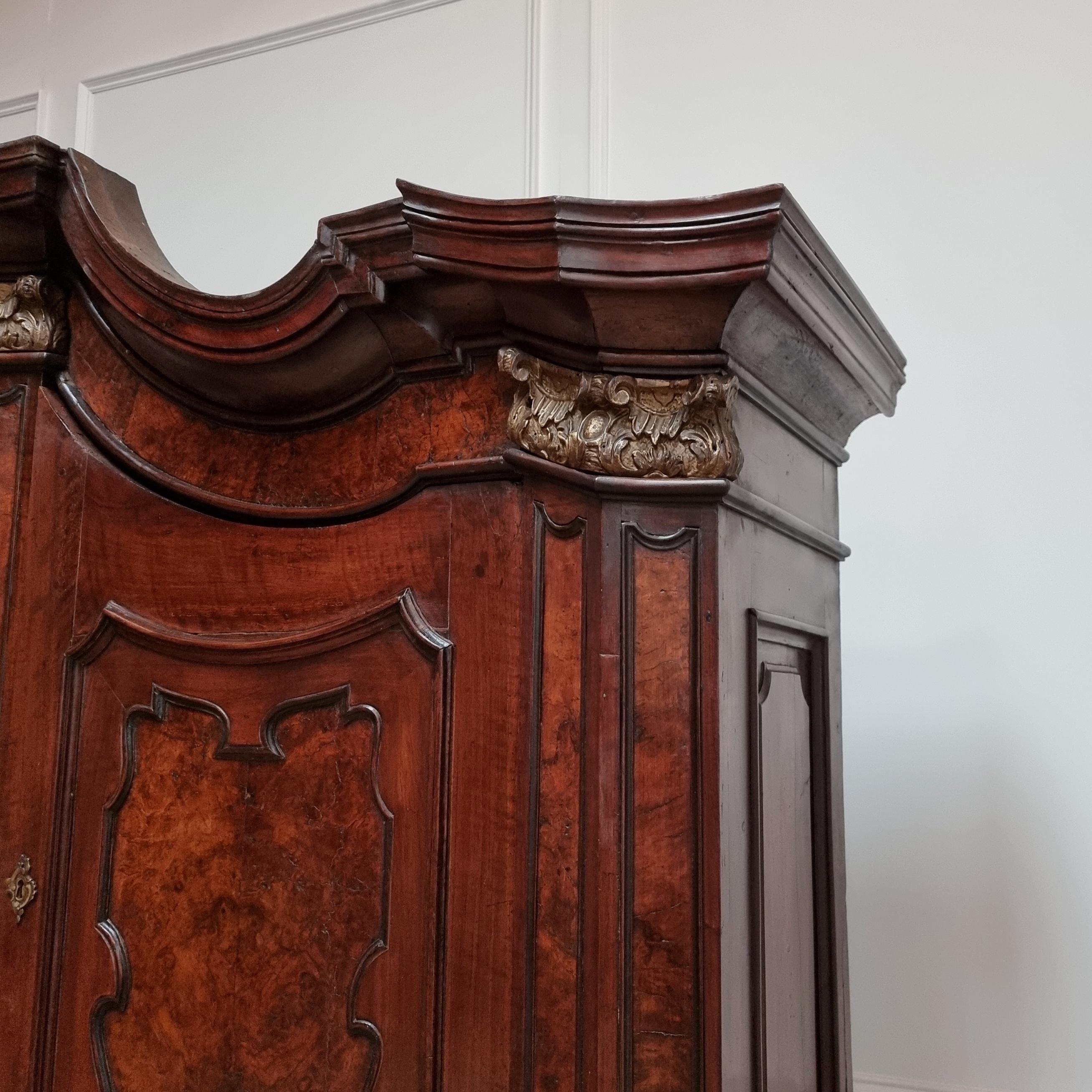 Large late 19th C Italian Baroque style walnut / burr walnut armoire with adjustable shelving throughout. 1840.


Dimensions
105.5 inches (268 cms) wide
22 inches (56 cms) deep
99.5 inches (253 cms) high.
 