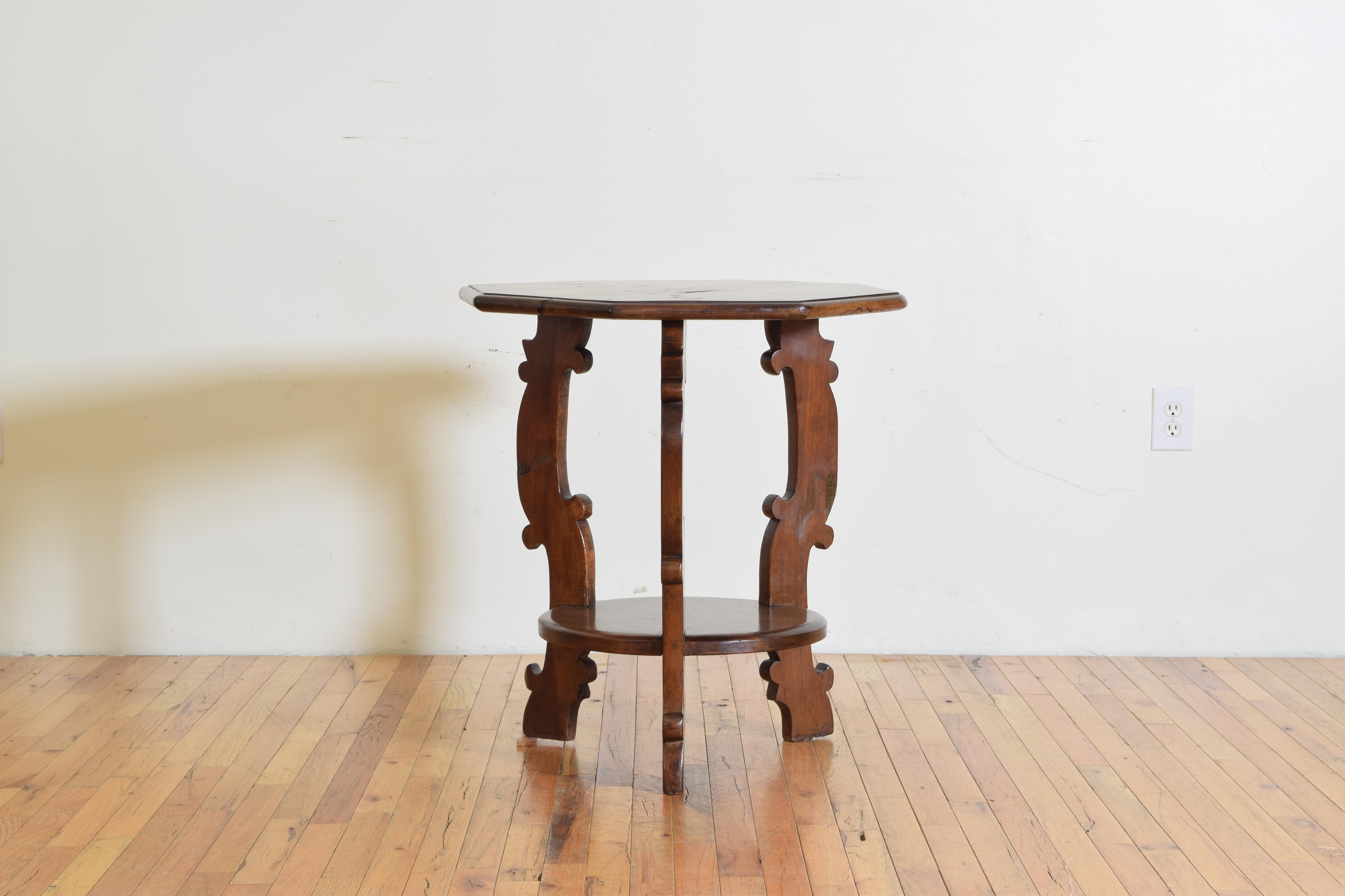 Italian Baroque Style Walnut Octagonal Table, Mid-19th Century In Good Condition In Atlanta, GA
