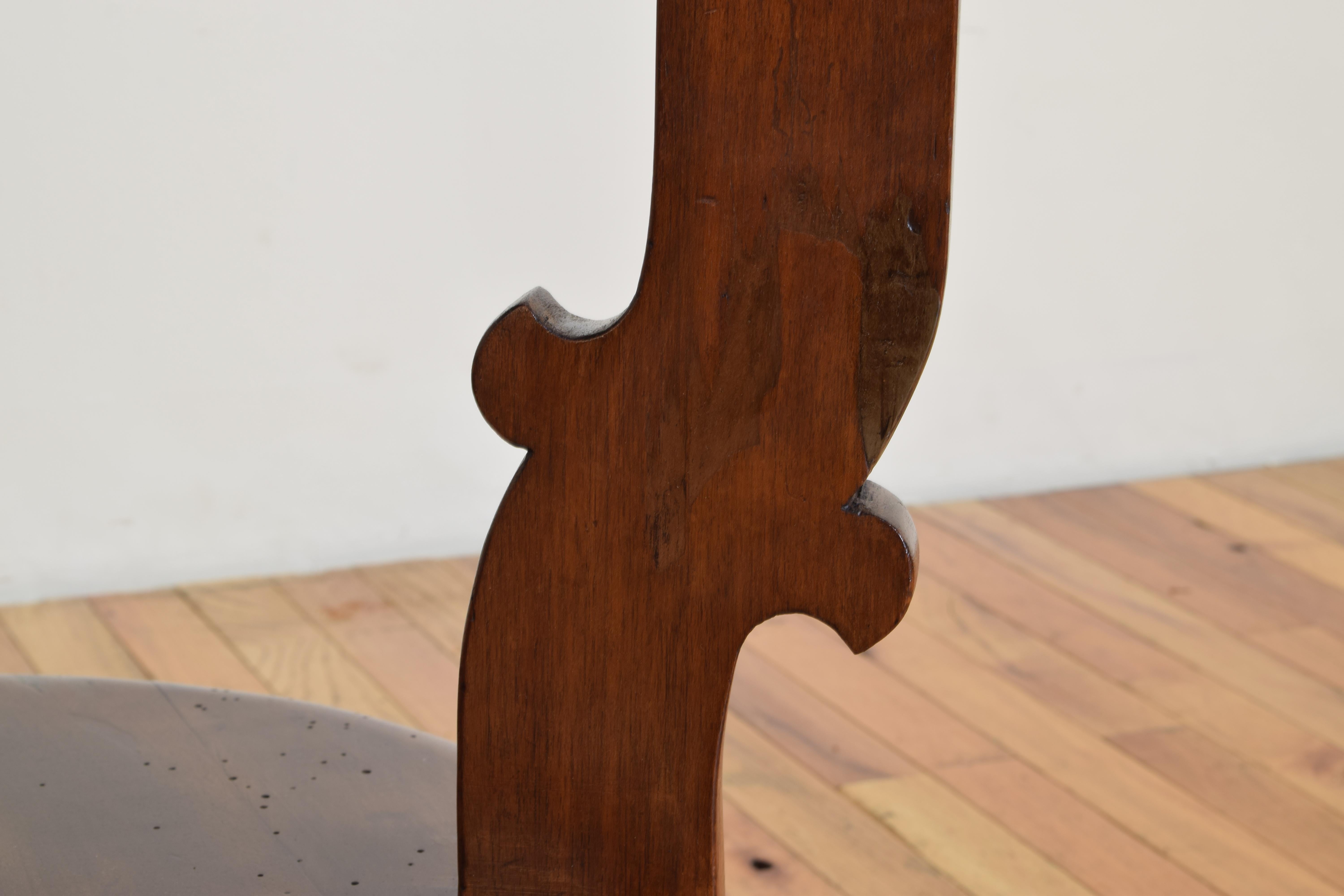 Italian Baroque Style Walnut Octagonal Table, Mid-19th Century 3