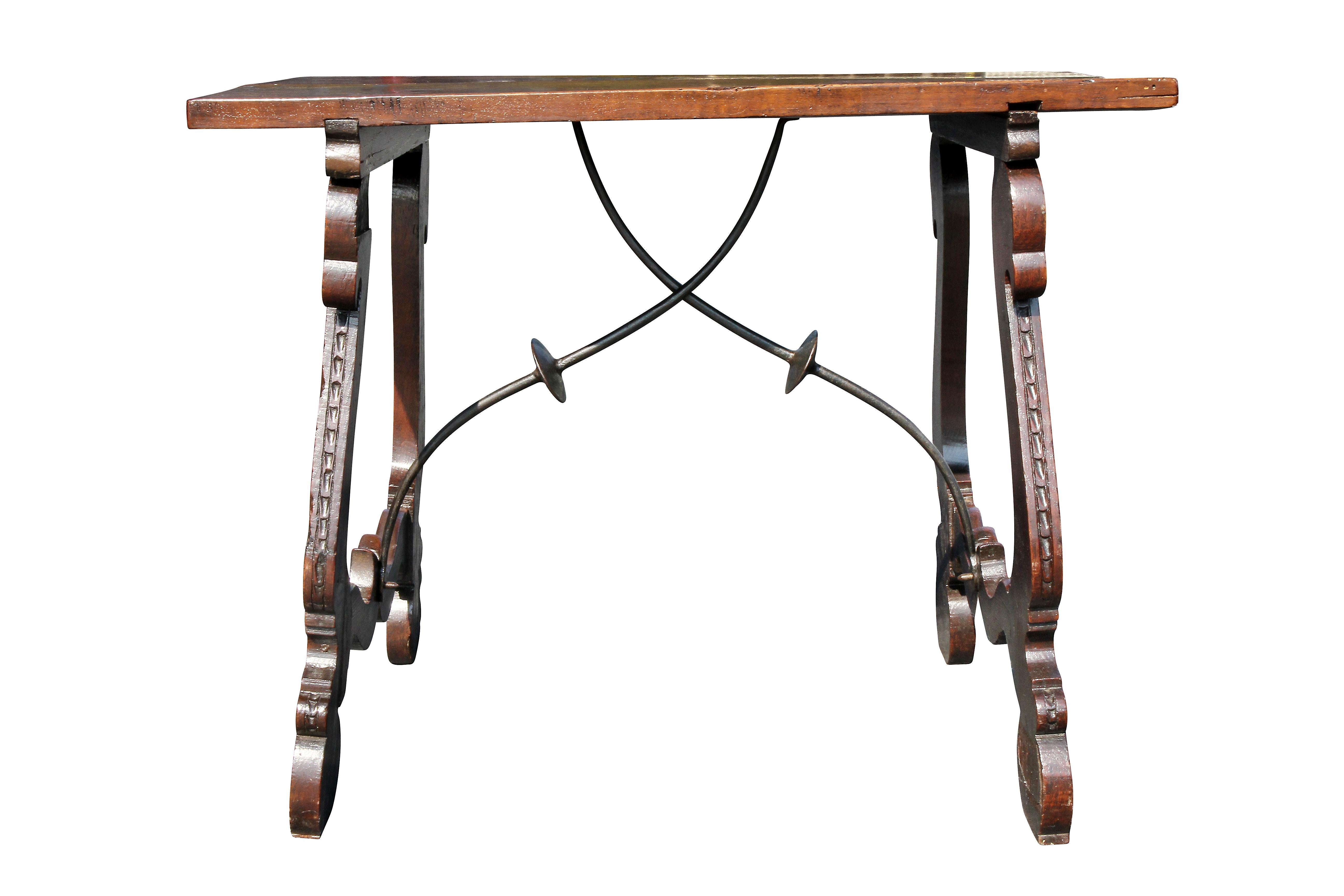 Italian Baroque Style Walnut Table For Sale 5