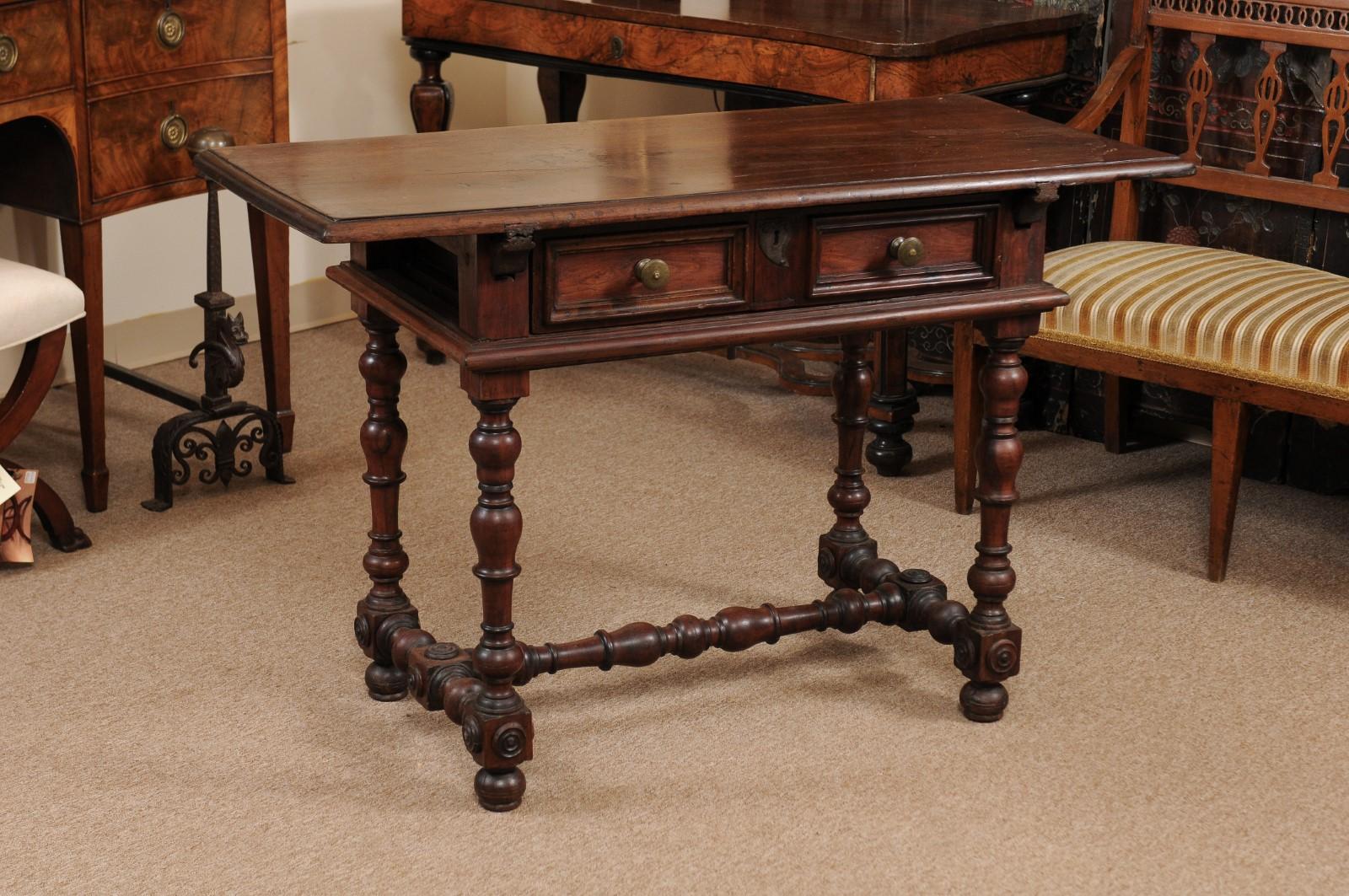 Italian Baroque Style Walnut Turned Leg Console Table, 18th Century In Good Condition For Sale In Atlanta, GA