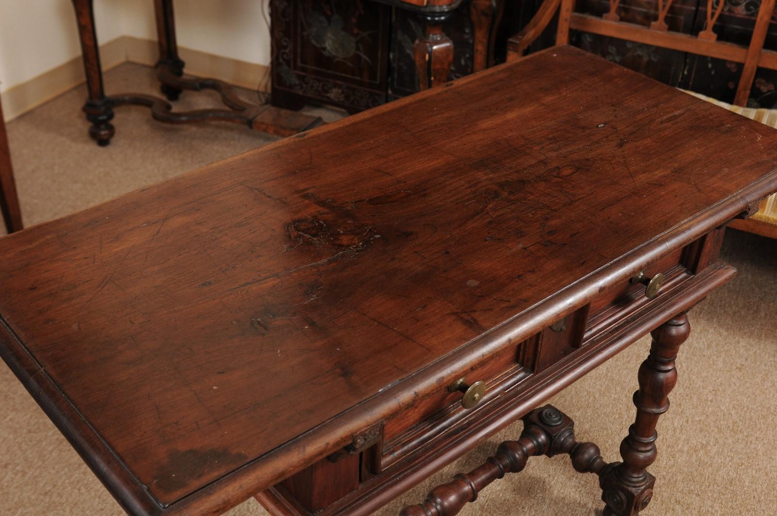 Italian Baroque Style Walnut Turned Leg Console Table, 18th Century For Sale 1