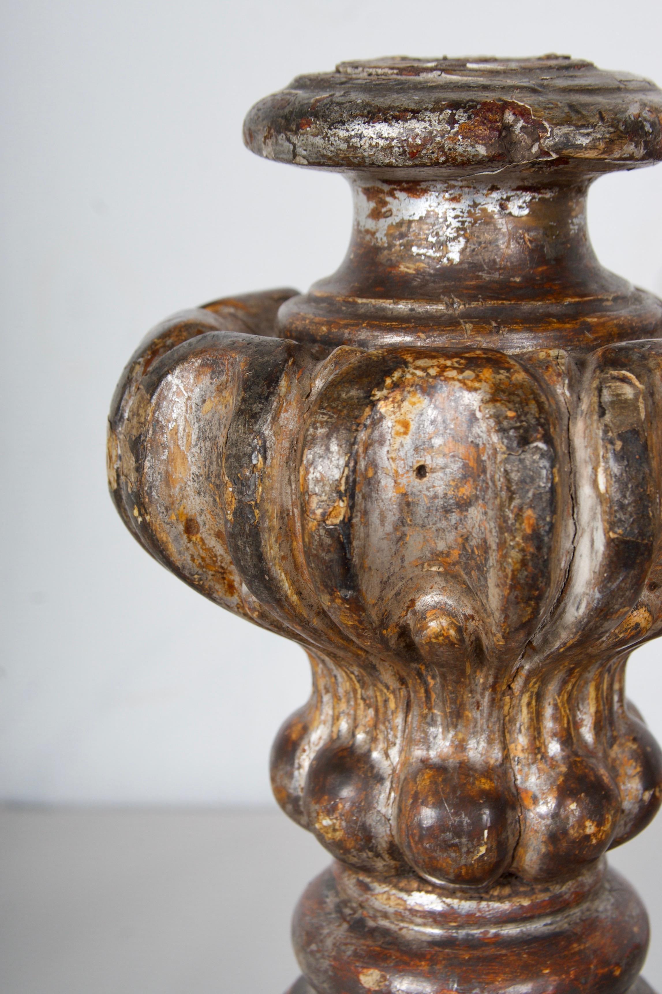Antike Kerzenständer/ Fackeln, handgeschnitztes Holz und geschmiedetes Eisen. Drei Leuchten im Angebot 5