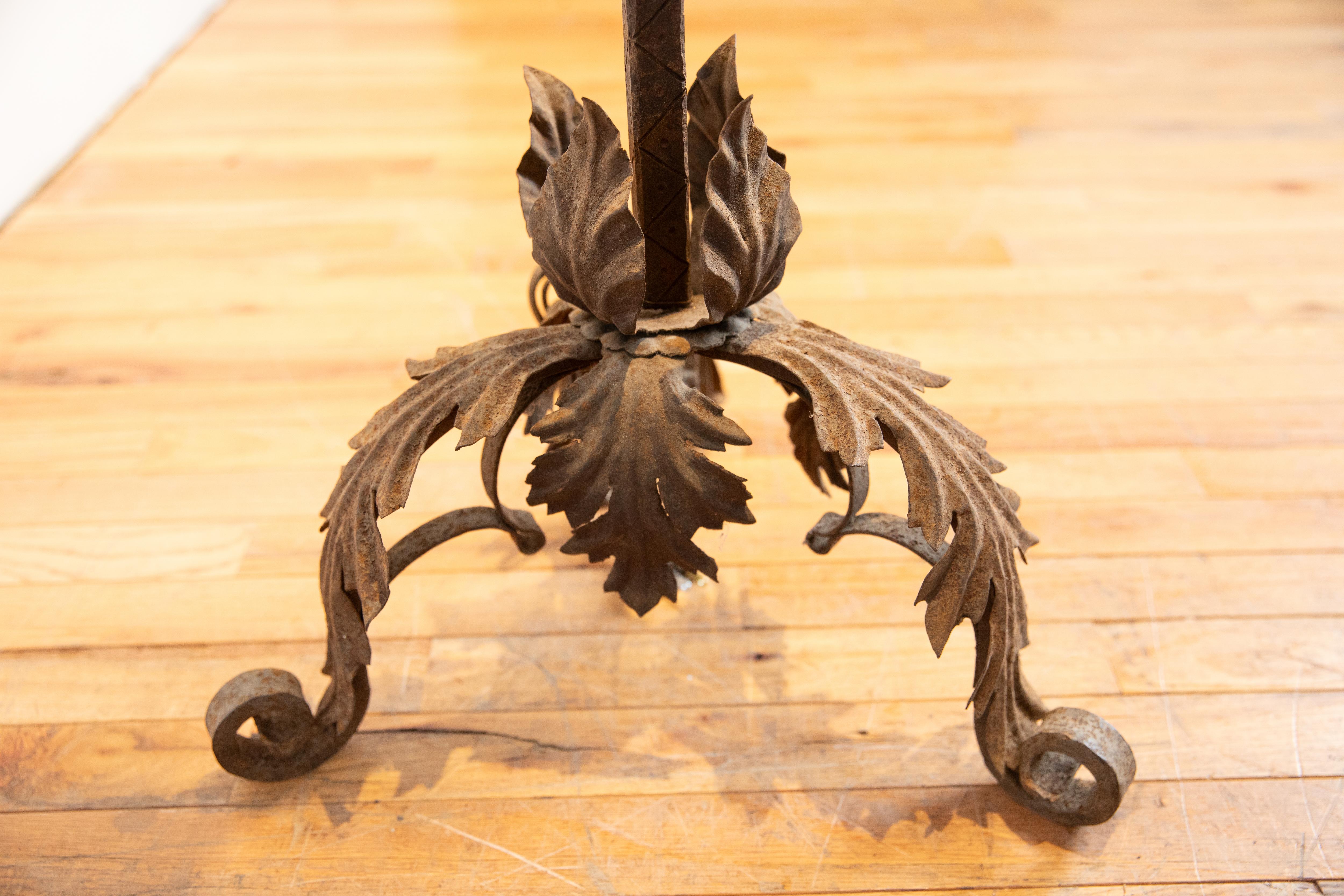 Lampada da terra in ferro battuto e metallo in stile barocco italiano, circa 1900 In condizioni buone in vendita a Atlanta, GA