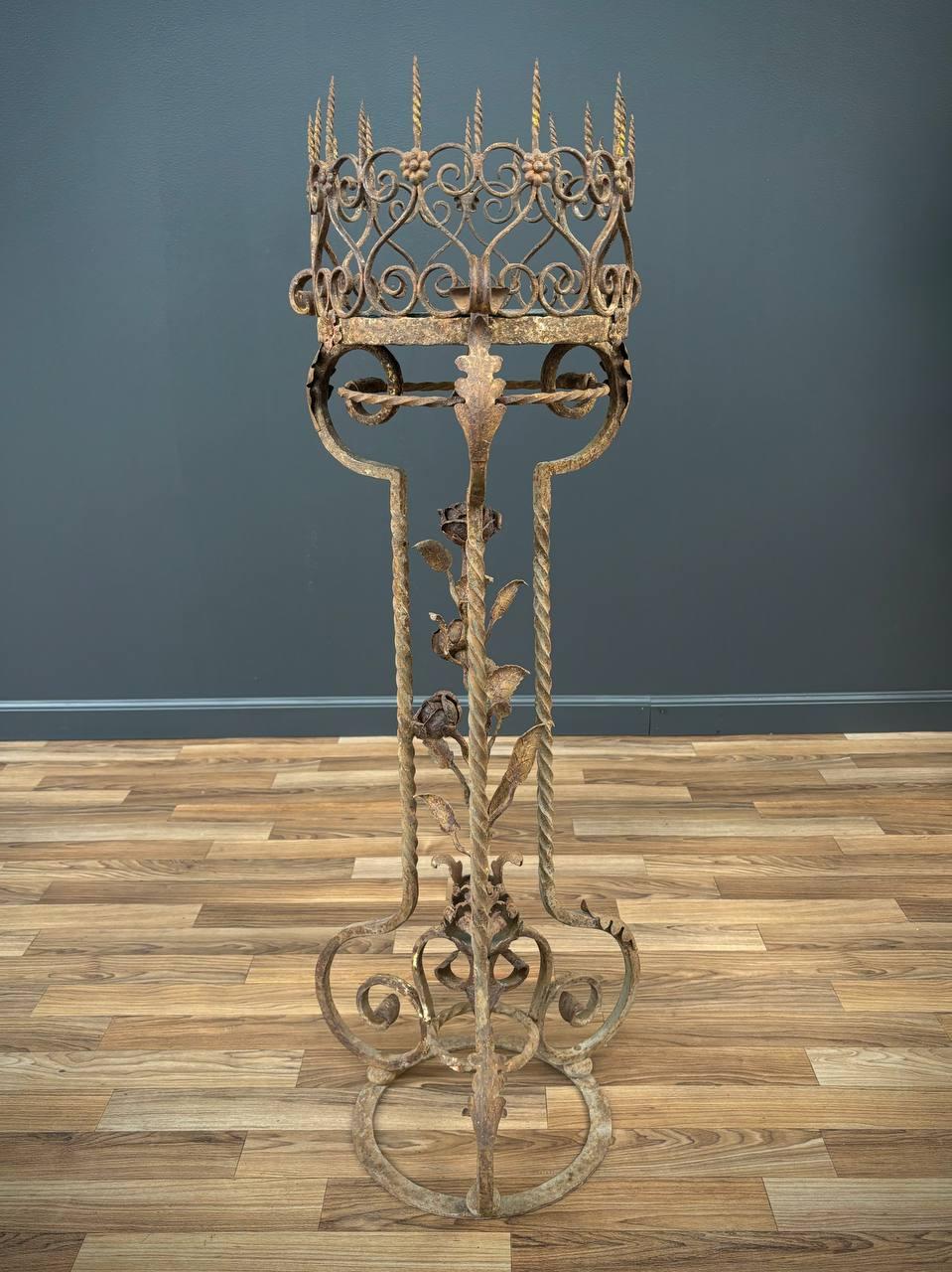 Italian Baroque Style Wrought Iron & Gilt Metal Plant Stand In Good Condition For Sale In Los Angeles, CA