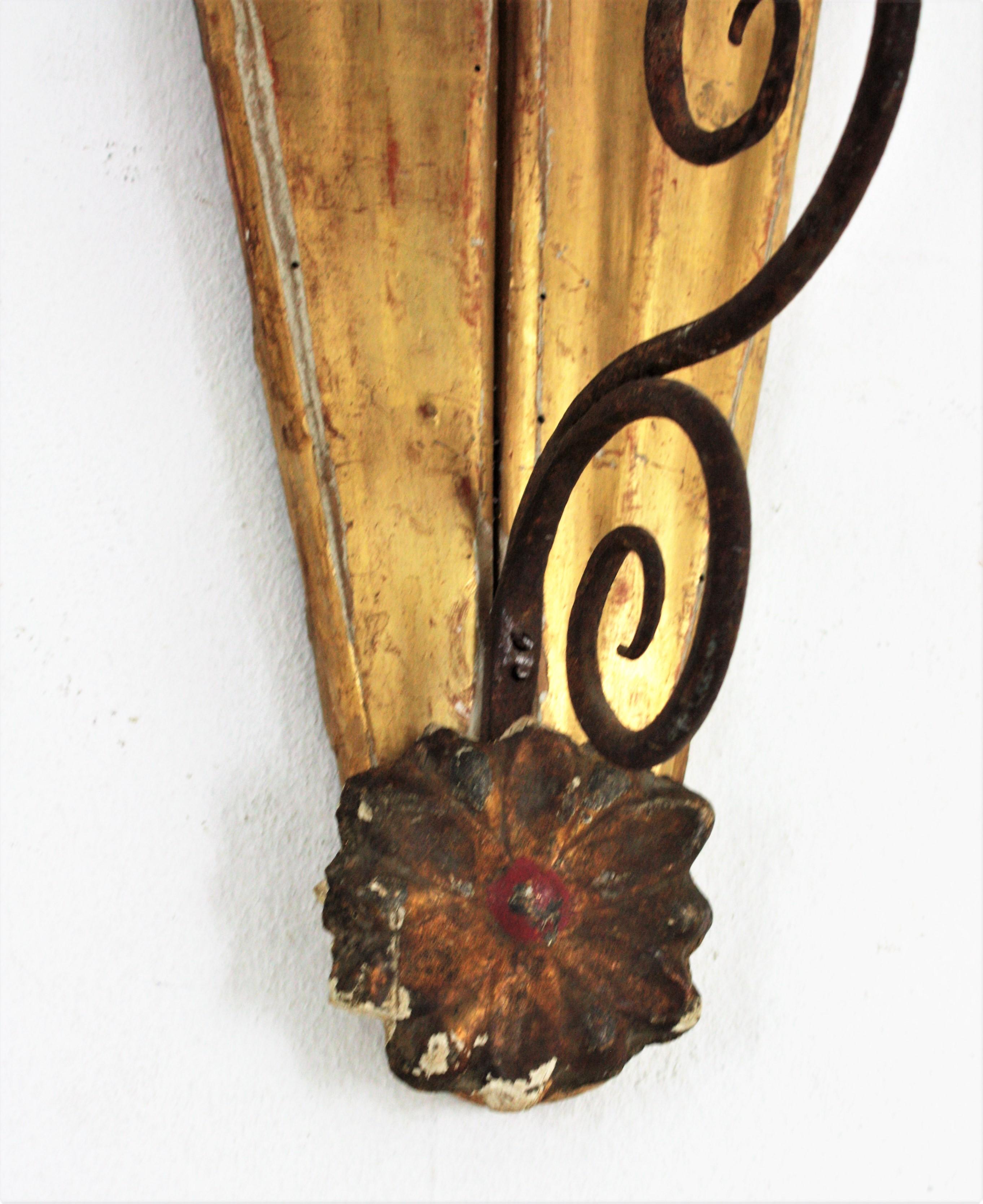 Italian Baroque Sunburst Giltwood Wall Candle Holder For Sale 2