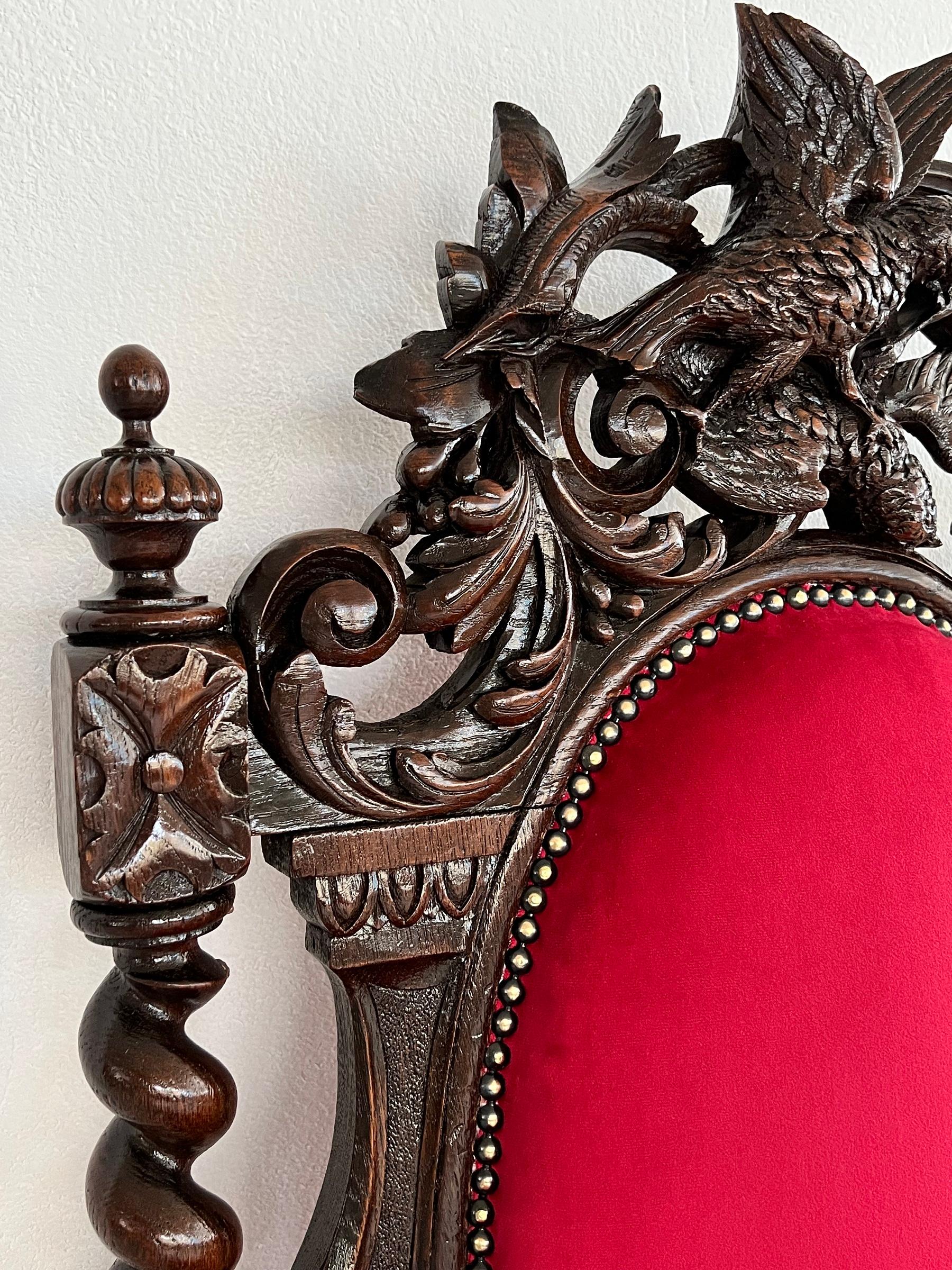 Velours Fauteuil trône baroque italien en bois de noyer recouvert de velours en vente