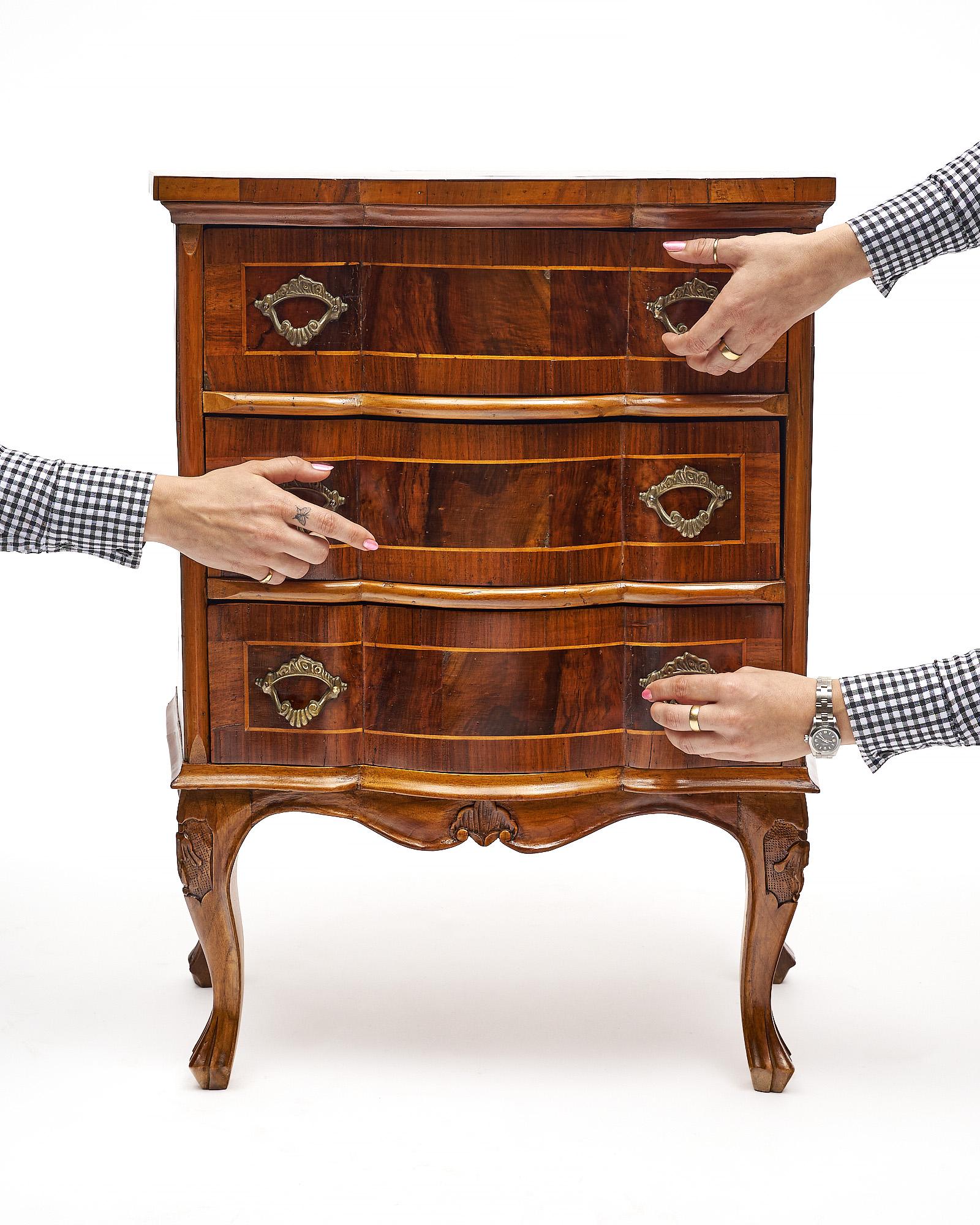 Italienische barocke venezianische Truhe im Angebot 2