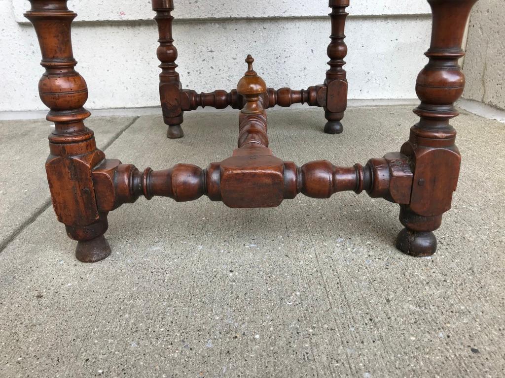 Italian Baroque Walnut and Chestnut Side Table For Sale 4