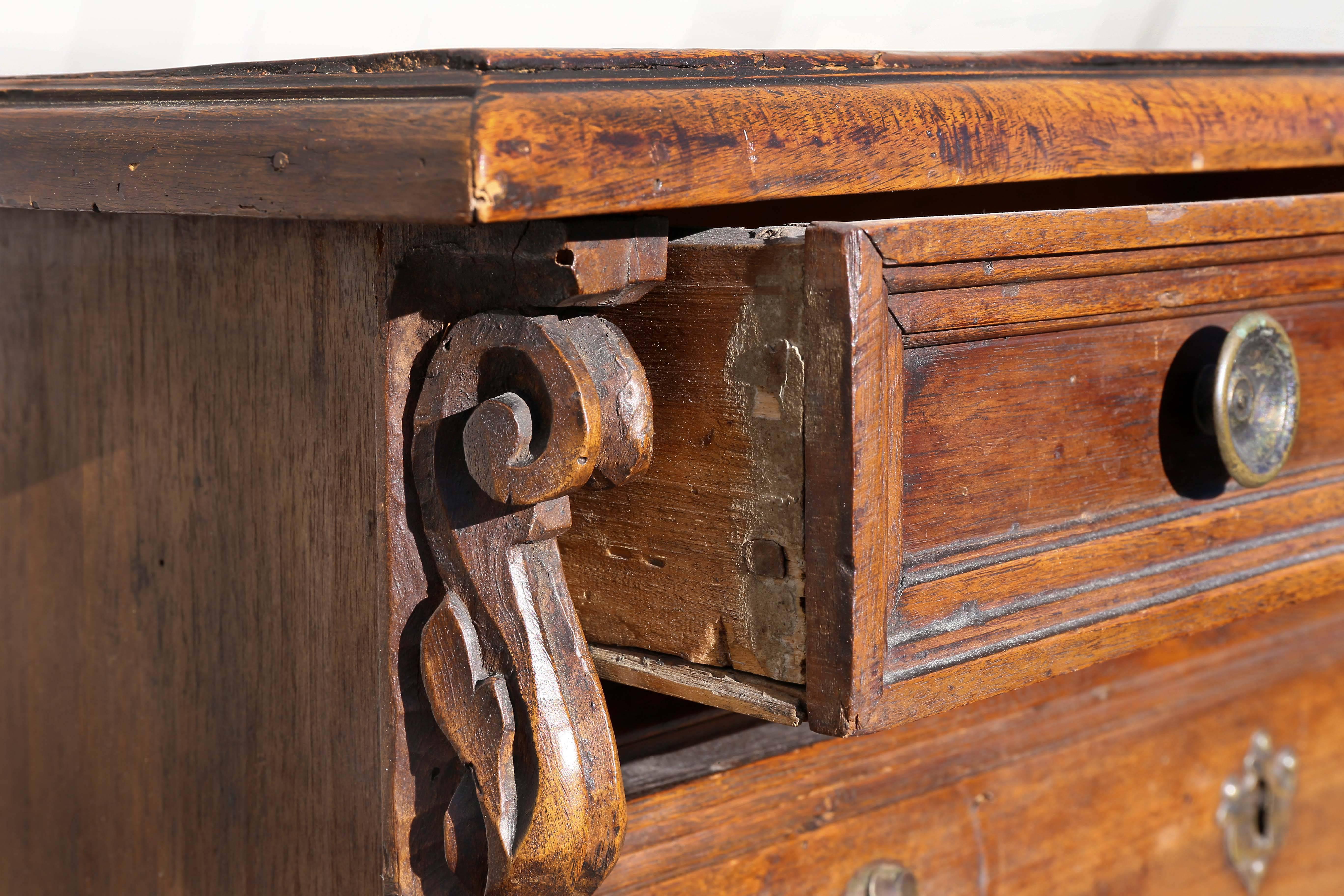 Italian Baroque Walnut Commode 3