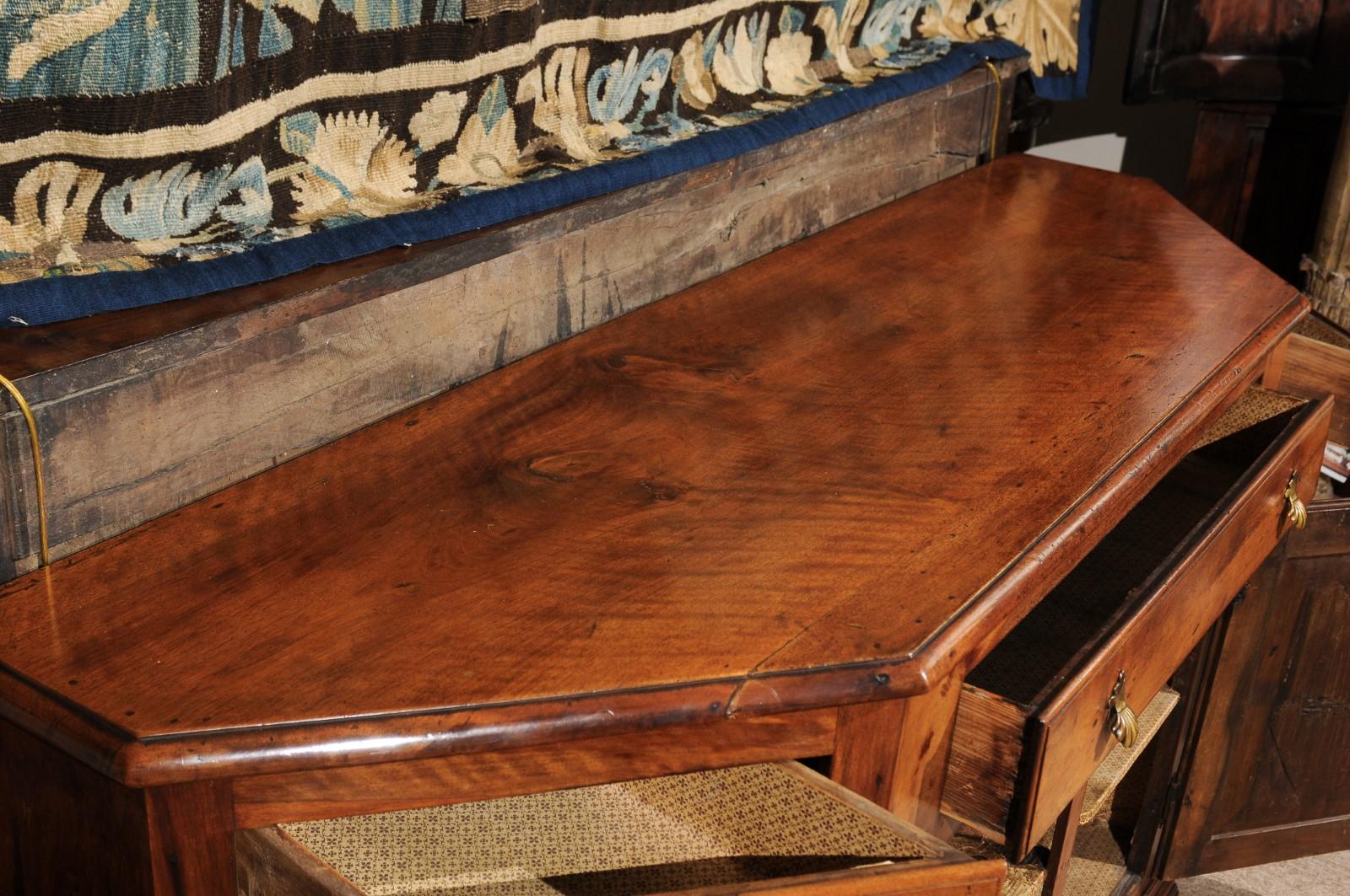 Italian Baroque Walnut Credenza, Early 18th Century 6