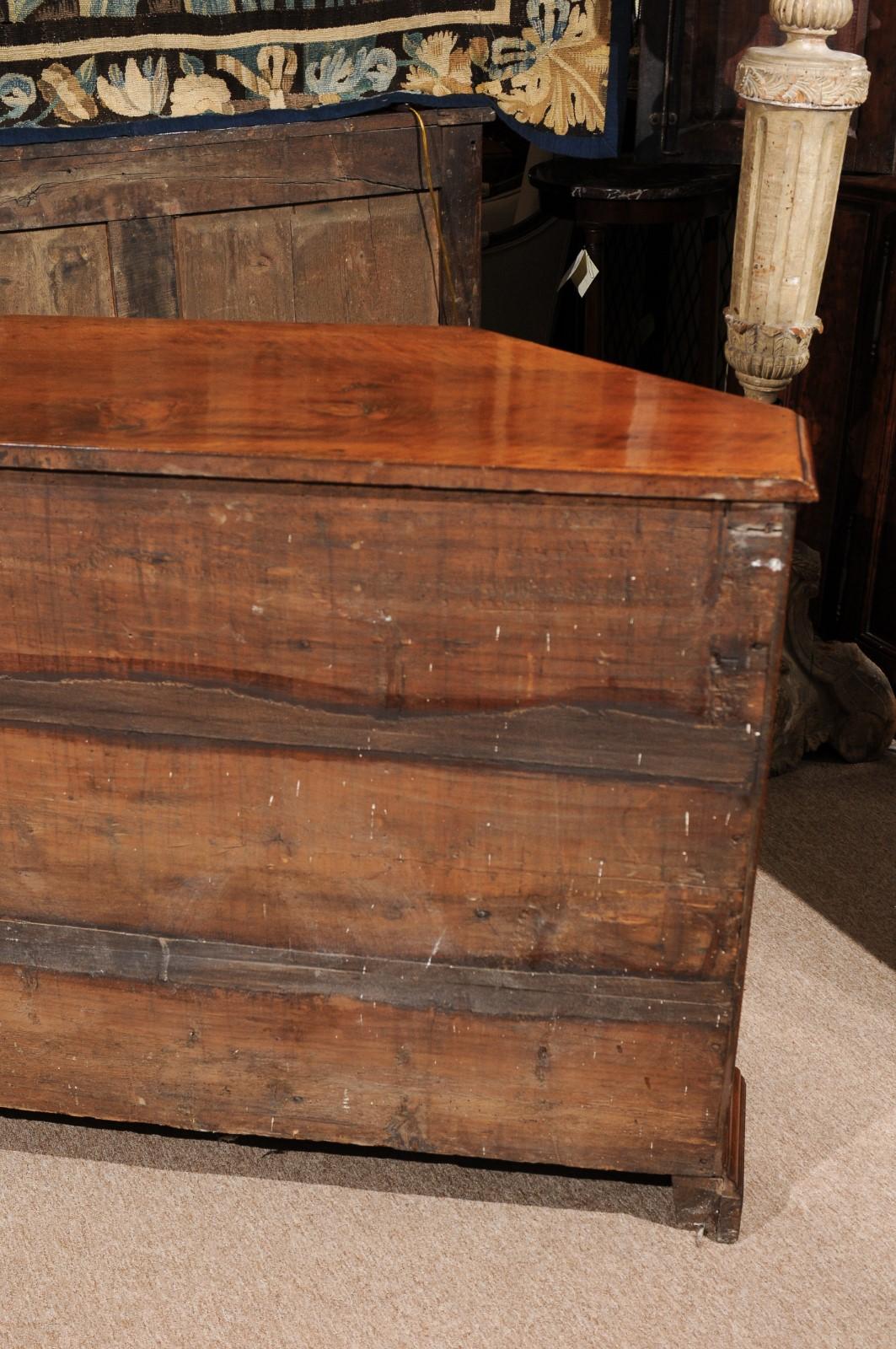 Italian Baroque Walnut Credenza, Early 18th Century 9