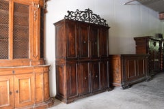 Italian Baroque Walnut Doppio Corpo with Carved Finial, early 17th century