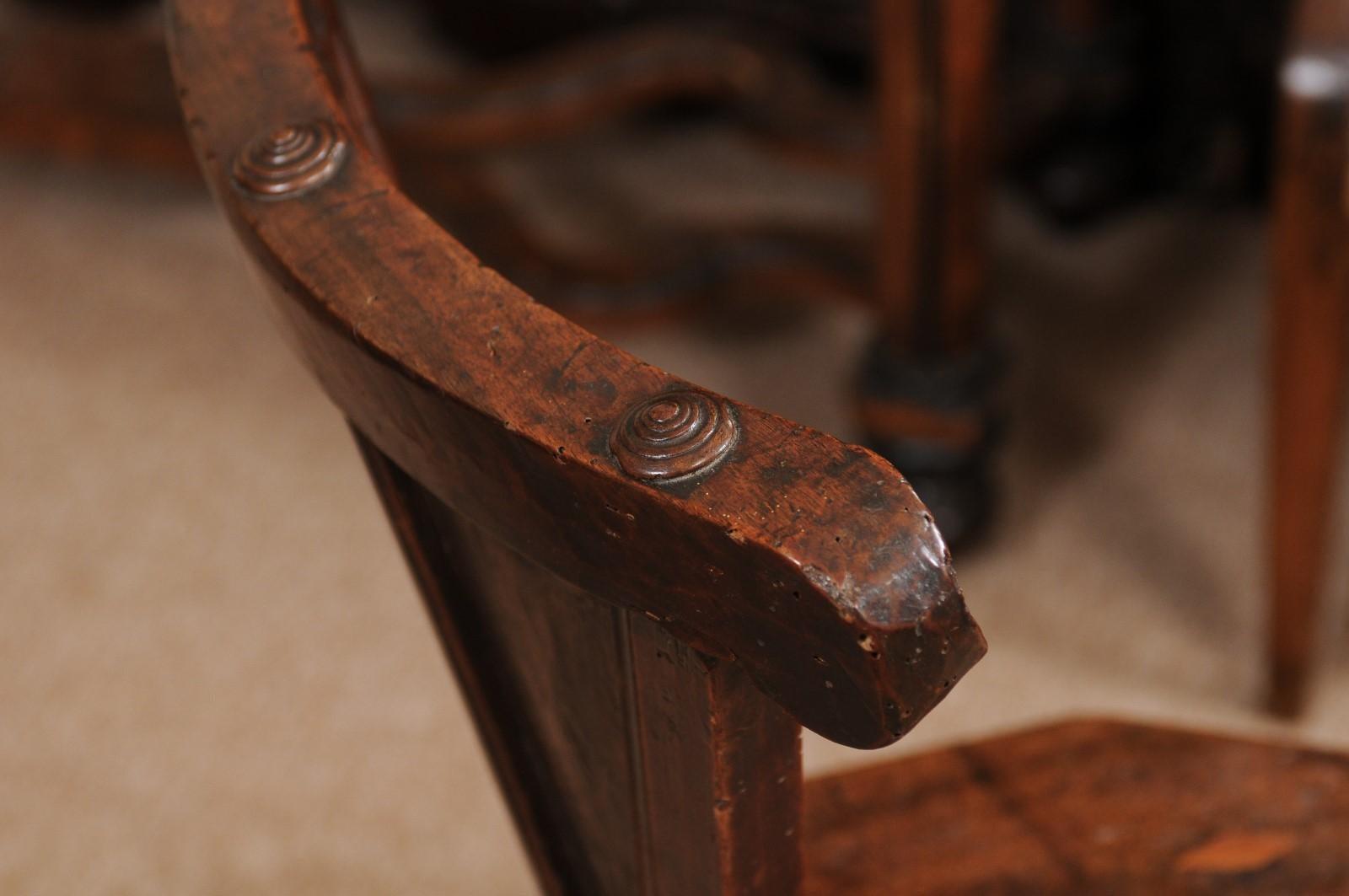 Italian Baroque Walnut Hall Chair, Late 17th Century 5