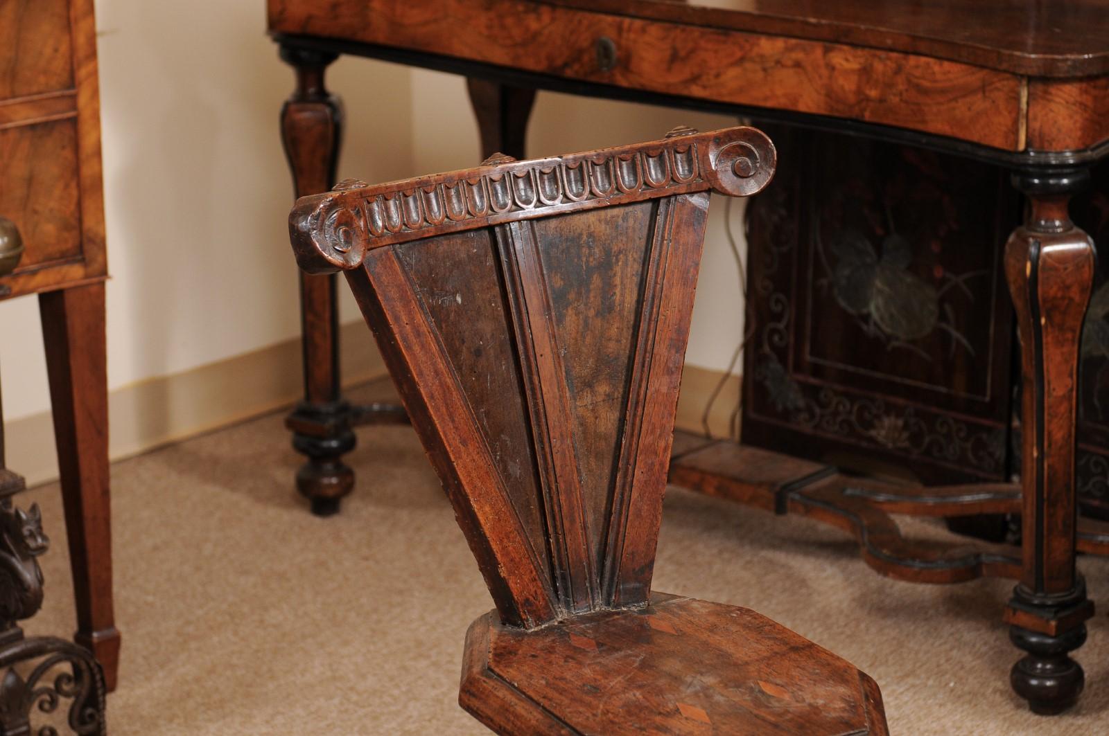 Hand-Carved Italian Baroque Walnut Hall Chair, Late 17th Century
