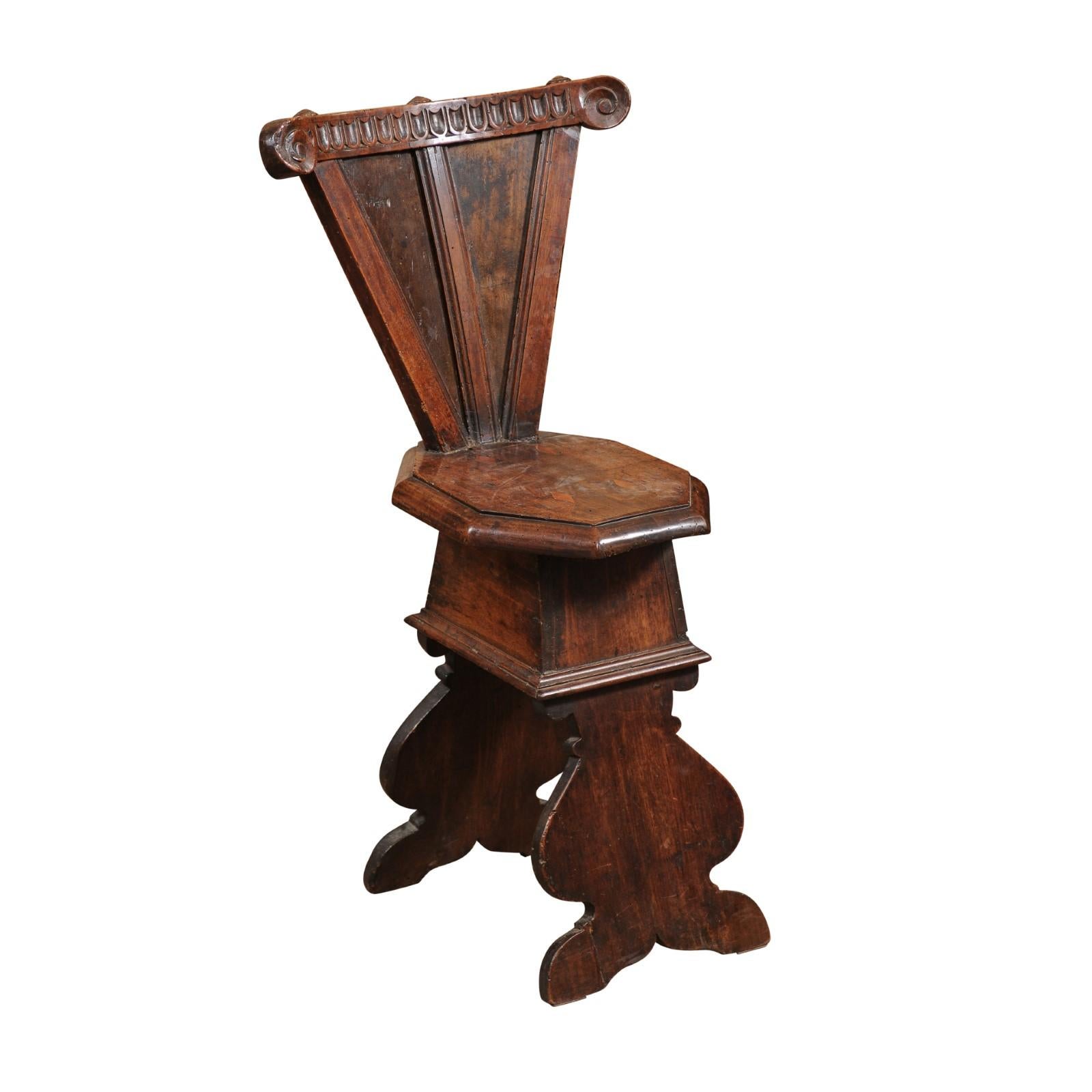 Italian Baroque Walnut Hall Chair, Late 17th Century