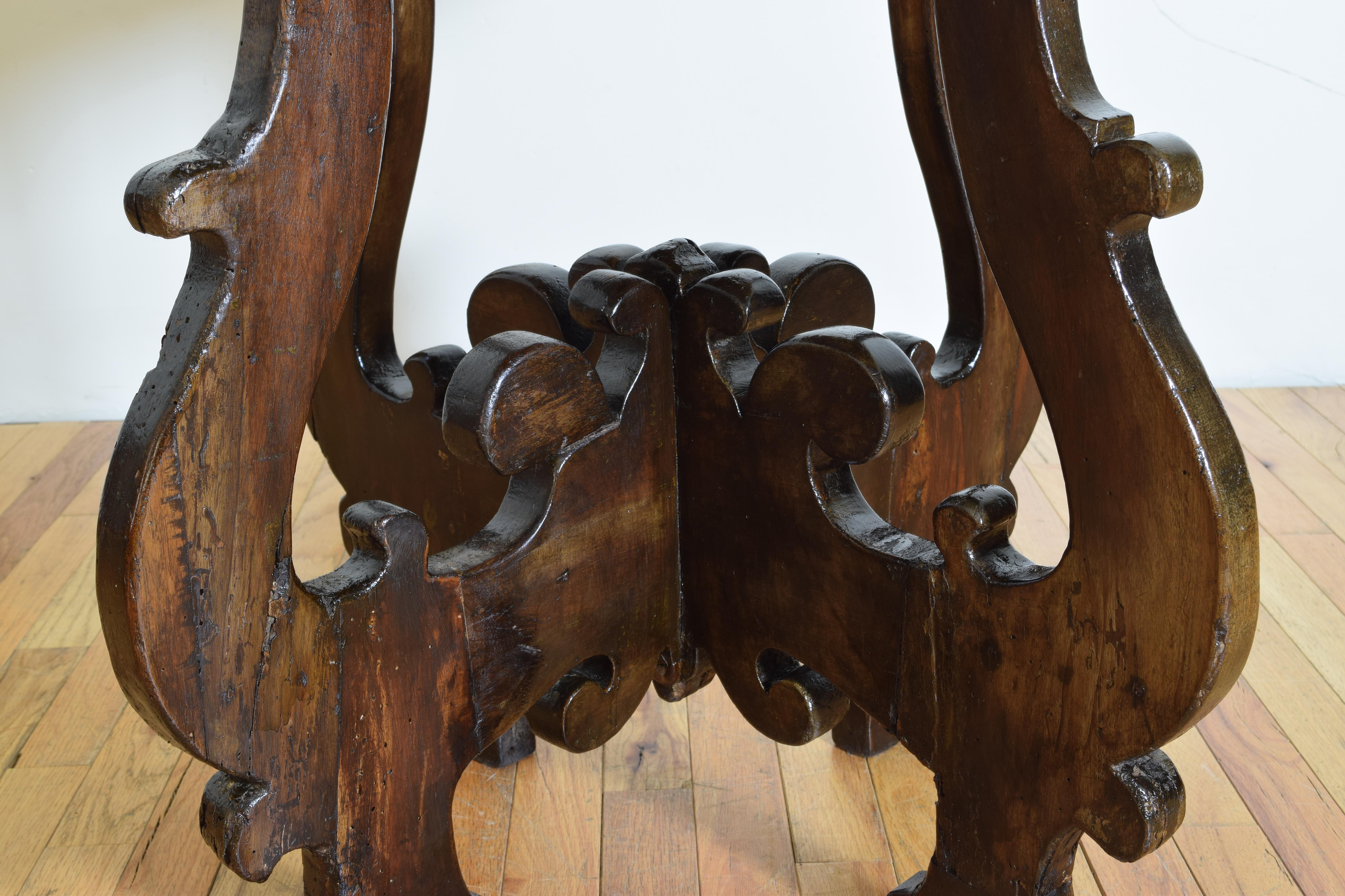 Italian Baroque Walnut Octagonal Center Table, Late 17th Century 3