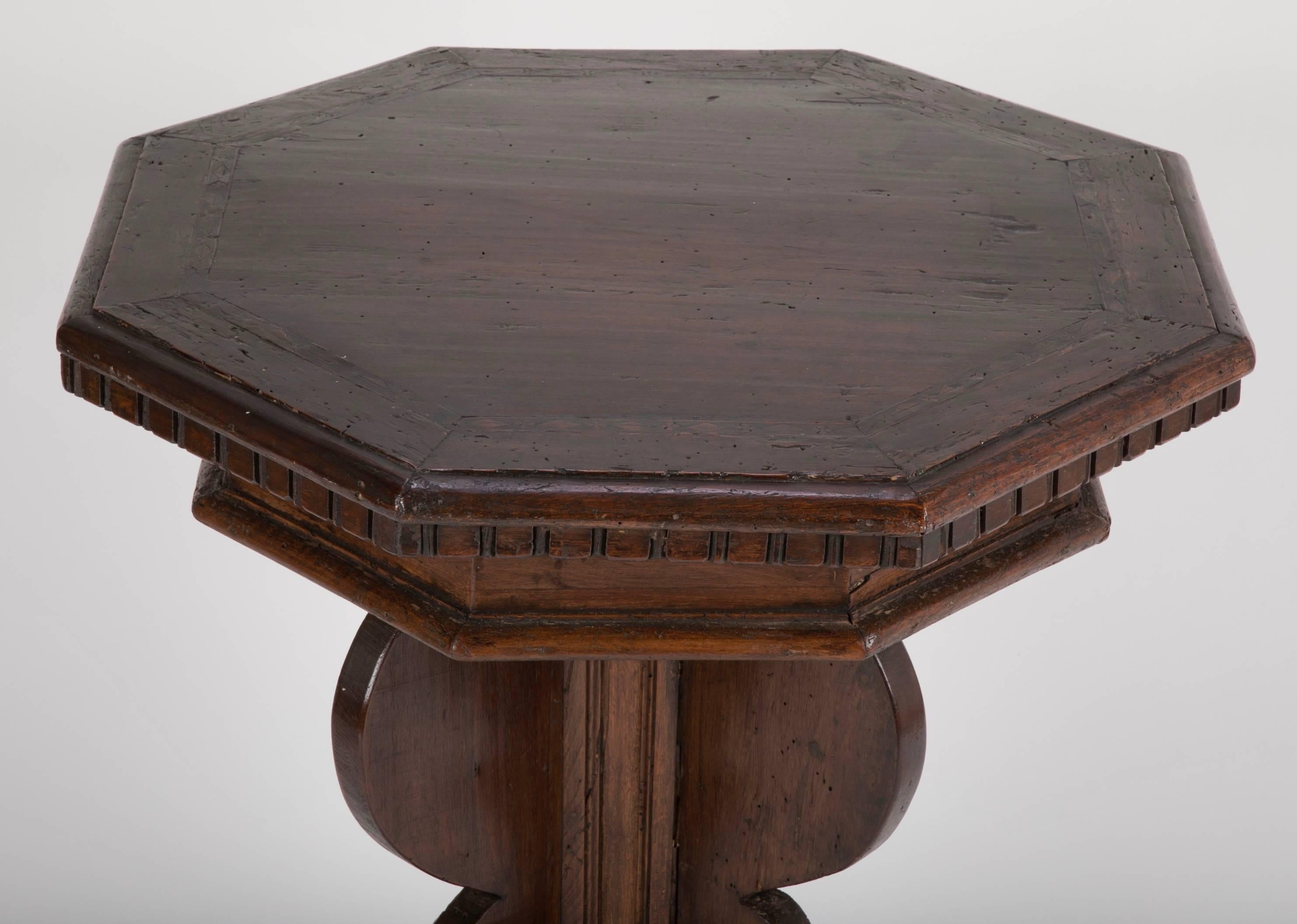 Italian Baroque Walnut Octagonal Side Table 4