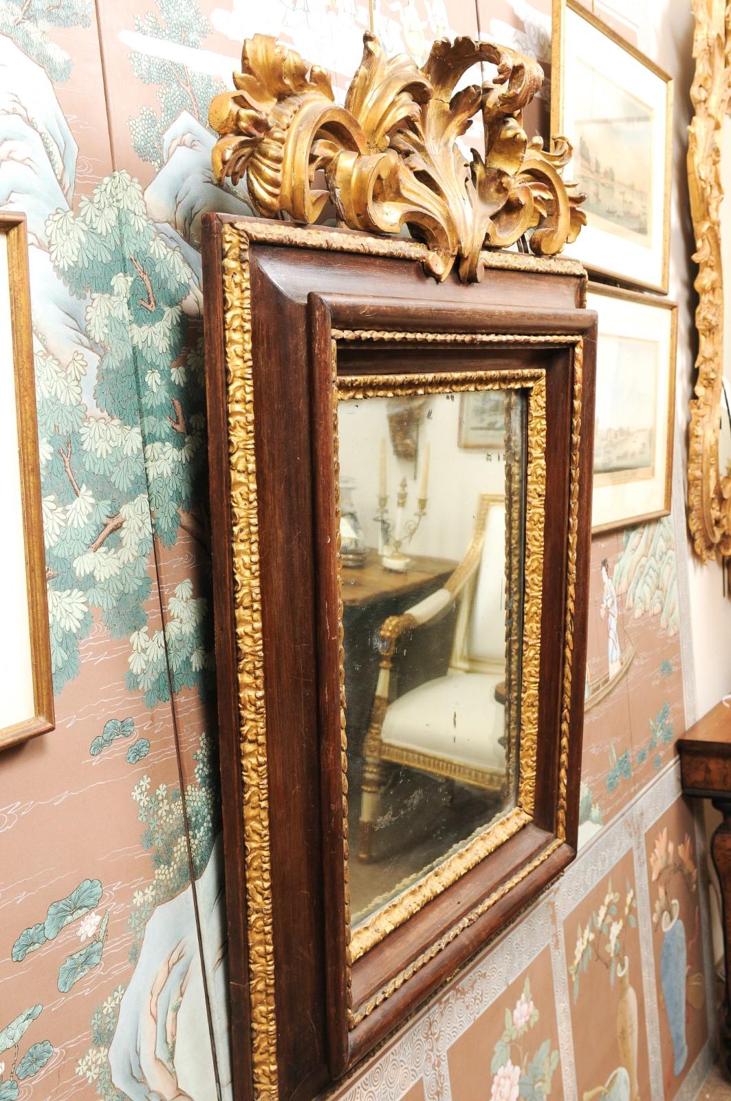 Italienischer Barockspiegel aus Nussbaum und vergoldeten Paketen:: Ende 17 im Angebot 4