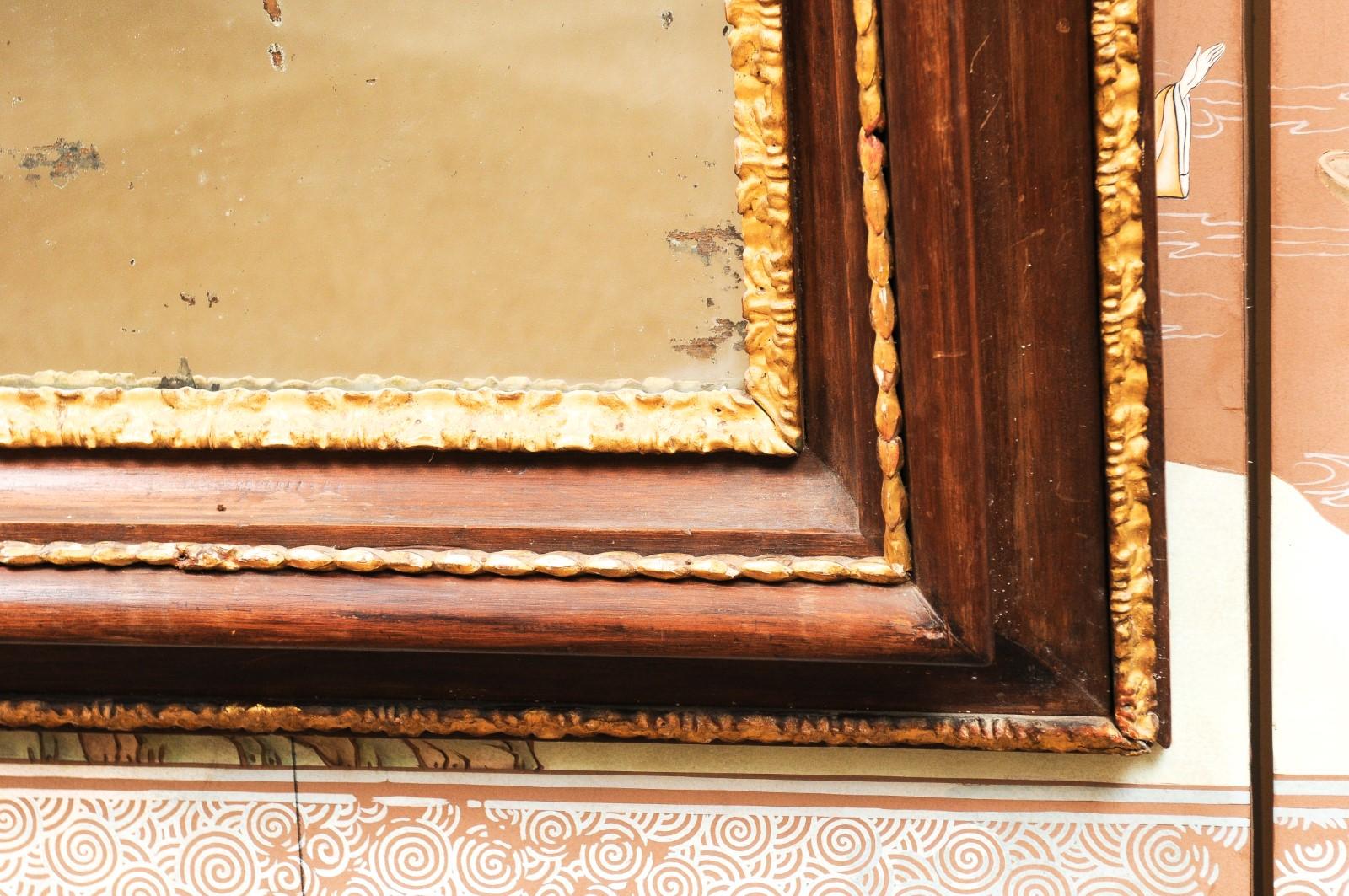 Italian Baroque Walnut and Parcel Gilt Mirror, Late 17th Century In Good Condition In Atlanta, GA