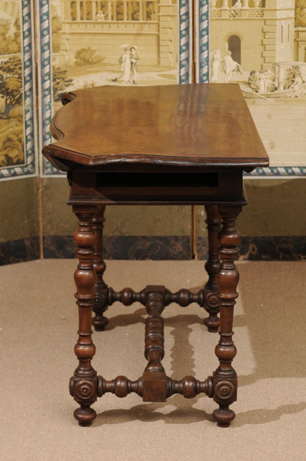 Italian Baroque Walnut Serpentine Console Table, Late 17th Century 6