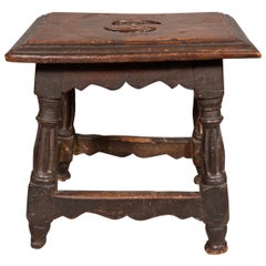 Italienischer Barockhocker aus Nussbaumholz