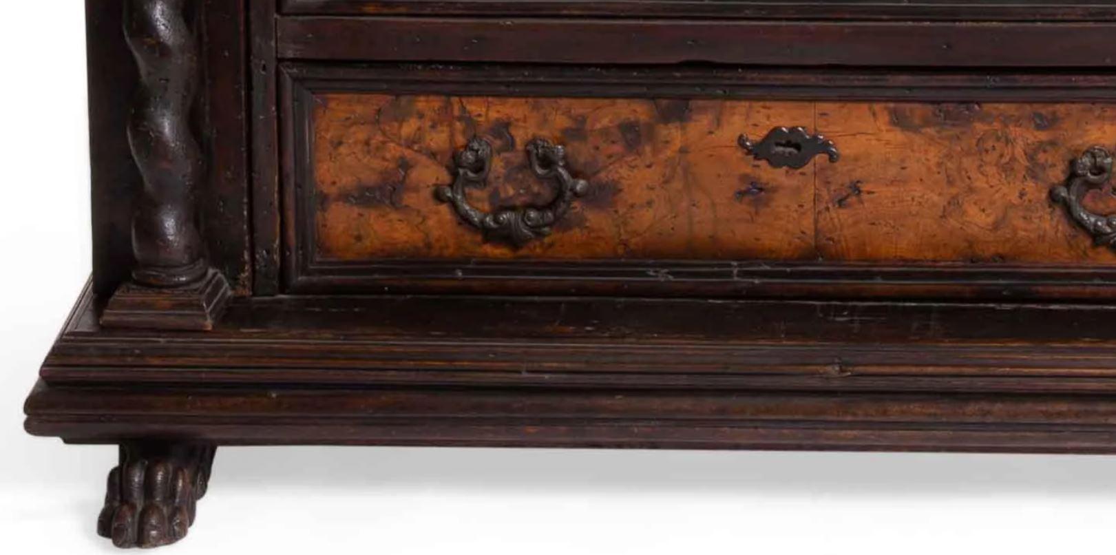 Italian Baroque Walnut and Walnut Veneer Chest, Late 17th Century In Good Condition In Cypress, CA